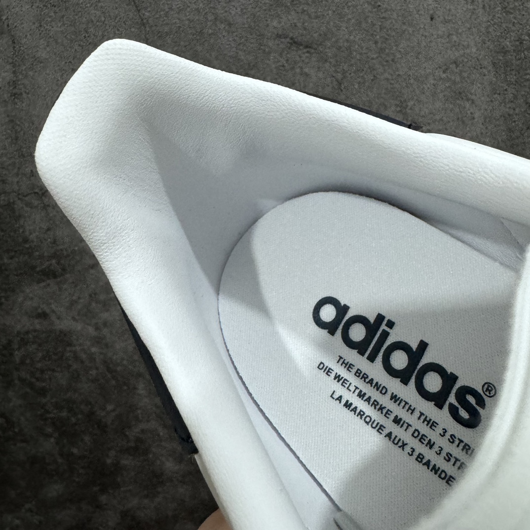 图片[6]-【纯原版】Ad Originals Gazelle W 白黑皮面 三叶草复古休闲防滑耐磨低帮板鞋 货号：IG3507 市场最高版本完美还原zp细节，注意区别市场任何版本，完全不是一路货色‼️ 全鞋原材料打造，无任何色差，正确鞋型，后跟港宝材料定型，正确微透生胶大底，反口内里头层细腻小牛皮，纸板中底 鞋垫背胶，侧面正确烫金压印字母，所有细节完美还原‼️ 尺码：35 36 36.5 37 38 38.5 39 40 40.5 41 42 42.5 43 44 44.5 45-选品中心