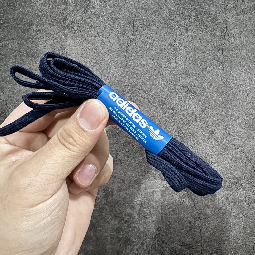 图片[9]-【纯原版】Ad Originals Gazelle W 白黑皮面 三叶草复古休闲防滑耐磨低帮板鞋 货号：IG3507 市场最高版本完美还原zp细节，注意区别市场任何版本，完全不是一路货色‼️ 全鞋原材料打造，无任何色差，正确鞋型，后跟港宝材料定型，正确微透生胶大底，反口内里头层细腻小牛皮，纸板中底 鞋垫背胶，侧面正确烫金压印字母，所有细节完美还原‼️ 尺码：35 36 36.5 37 38 38.5 39 40 40.5 41 42 42.5 43 44 44.5 45-选品中心