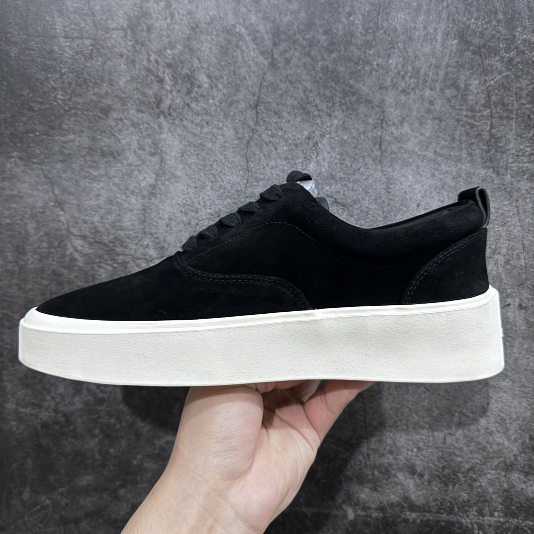 图片[2]-【莞产顶级】敬畏上帝/Fear of God FOG 101 Low Top Sneaker低帮板鞋 黑白色欧美范儿必备 洛杉矶街头奢牌n平底低帮增高系带百搭休闲运动板鞋附赠精致鞋带与配防尘袋配件采用翻毛皮与牛剖革鞋面材质 外置耐磨橡胶大底 货号：SR18-7000-SUE-010 Size：39-45-莆田鞋批发中心