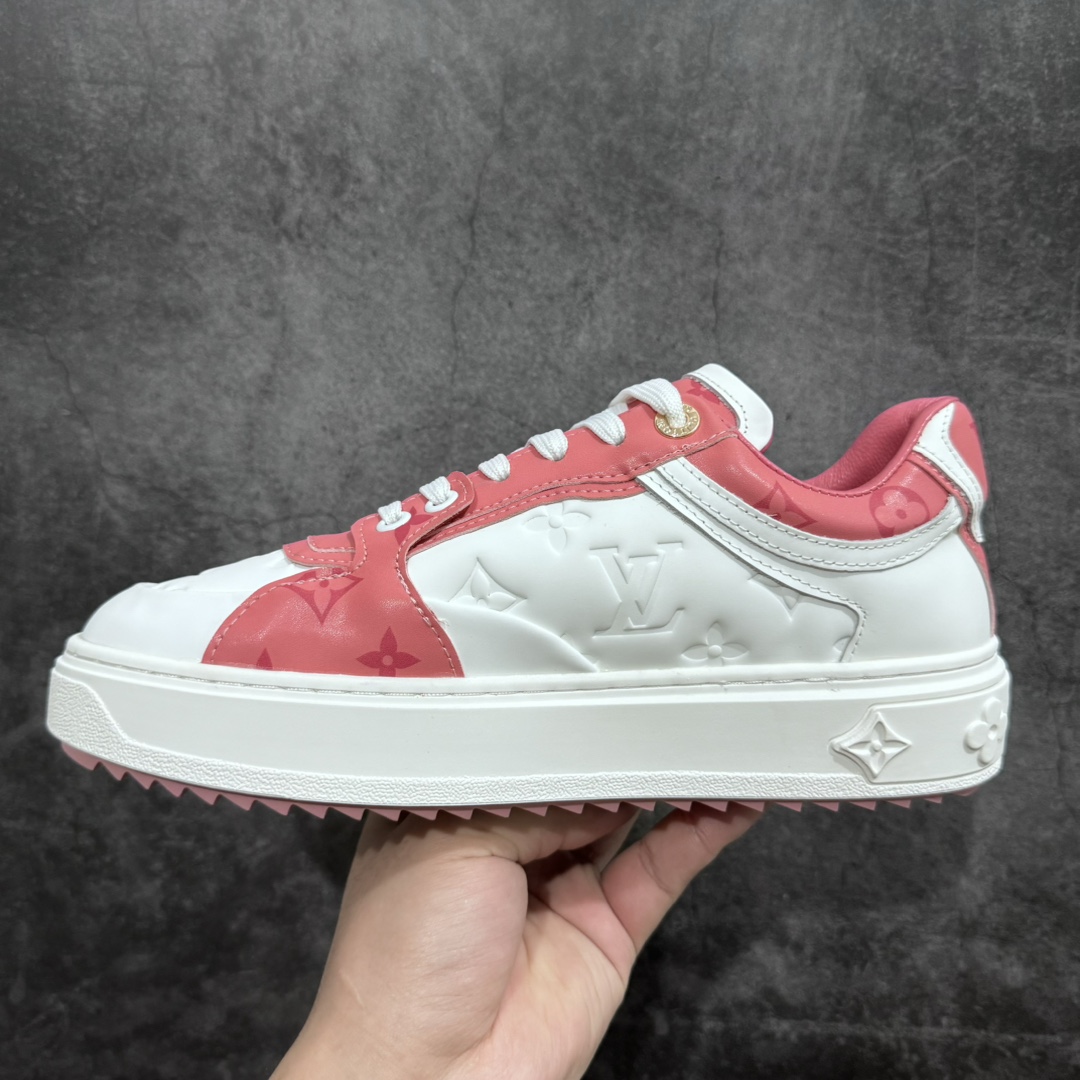 图片[2]-【广东顶级纯原】Louis Vuitton Time Out Low Sneaker LV 舒畅系列休闲松糕锯齿底系列板鞋n配件抽屉礼盒 防尘布袋 身份卡 小票采用软质粒面头层牛革拼接制成鞋面材质高密度电脑车线工艺 小牛真皮内里贴附nPU超软脚感乳胶鞋垫 外置隔色厚实橡胶大底 Size：35-39n-莆田鞋批发中心