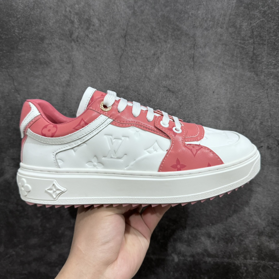 【广东顶级纯原】Louis Vuitton Time Out Low Sneaker LV 舒畅系列休闲松糕锯齿底系列板鞋n配件抽屉礼盒 防尘布袋 身份卡 小票采用软质粒面头层牛革拼接制成鞋面材质高密度电脑车线工艺 小牛真皮内里贴附nPU超软脚感乳胶鞋垫 外置隔色厚实橡胶大底 Size：35-39n-莆田鞋批发中心