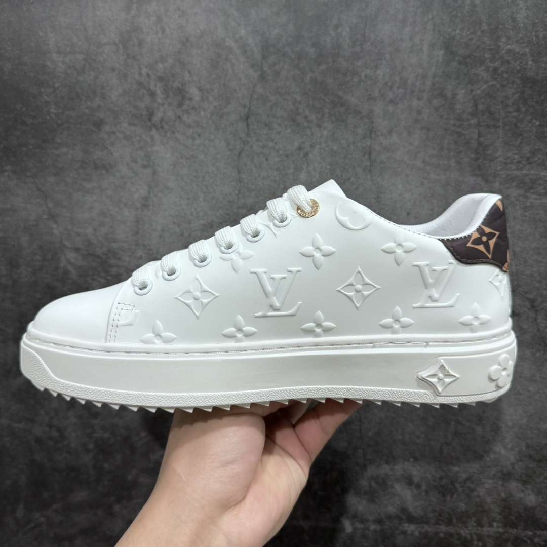 图片[2]-【广东顶级纯原】Louis Vuitton Time Out Low Sneaker LV 舒畅系列休闲松糕锯齿底系列板鞋n配件抽屉礼盒 防尘布袋 身份卡 小票采用软质粒面头层牛革拼接制成鞋面材质高密度电脑车线工艺 小牛真皮内里贴附nPU超软脚感乳胶鞋垫 外置隔色厚实橡胶大底 Size：35-45-莆田鞋批发中心