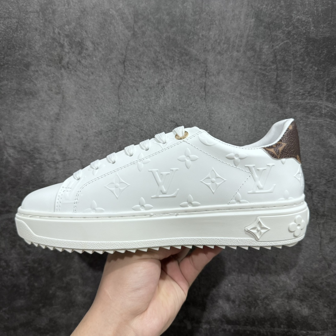 图片[2]-【广东顶级纯原】Louis Vuitton Time Out Low Sneaker LV 舒畅系列休闲松糕锯齿底系列板鞋n配件抽屉礼盒 防尘布袋 身份卡 小票采用软质粒面头层牛革拼接制成鞋面材质高密度电脑车线工艺 小牛真皮内里贴附nPU超软脚感乳胶鞋垫 外置隔色厚实橡胶大底 Size：35-45-莆田鞋批发中心