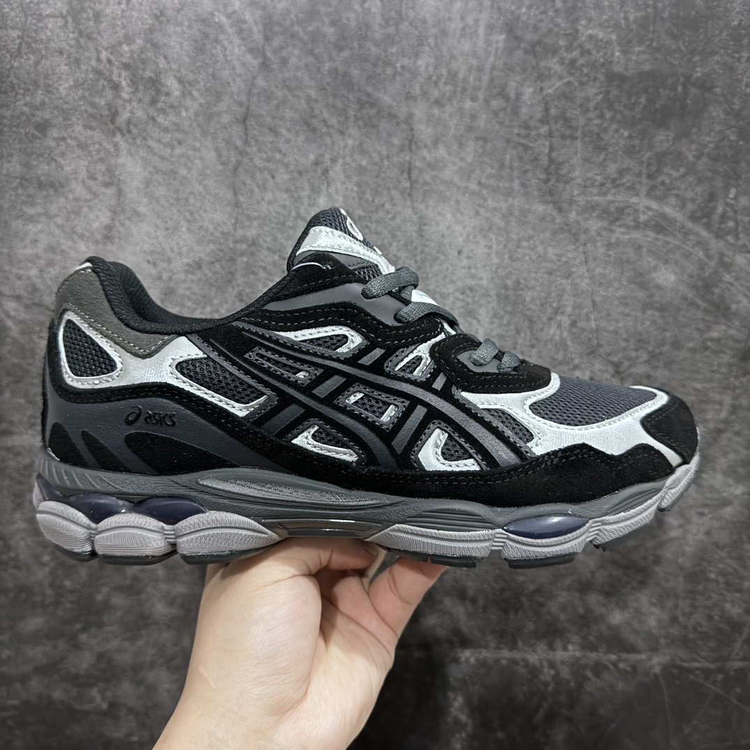 【公司级】Asics Gel-NYC复古单品 亚瑟士ASICSTIGER秋季新款休闲鞋 厚底街头运动休闲鞋nASICS亚瑟士推出全新GEL-NYC，彰显纽约都市活力n这次的新系列融入了多个版本GEL的经典设计风格，广受好评。其设计灵感来源于GEL-NIMBUS 3,GEL-MC PLUS V 和 GEL-CUMULUS 16 这些往日经典鞋款。GEL-NYC使用GEL-CUMULUS 16鞋款的鞋楦设计,展现了独特的现代化美学。鞋底采用了轻质发泡材料,并在后跟和前掌处采用了ASICS亚瑟士核心科技——GEL缓震胶,赋予鞋款强大的缓冲性能,提供了更柔软舒适的穿着体验。而在原有设计的启发之上,此次鞋款采用更贴合当今潮流趋势的材料和创新技术,展现出纽约充满活力的都市精神。 货号：1201A789-020 尺码：36-45-莆田鞋批发中心