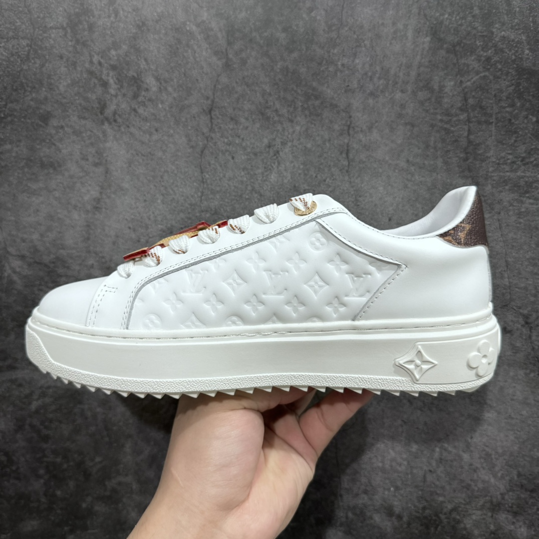 图片[2]-【广东顶级纯原】Louis Vuitton Time Out Low Sneaker LV 舒畅系列休闲松糕锯齿底系列板鞋n配件抽屉礼盒 防尘布袋 身份卡 小票采用软质粒面头层牛革拼接制成鞋面材质高密度电脑车线工艺 小牛真皮内里贴附nPU超软脚感乳胶鞋垫 外置隔色厚实橡胶大底 Size：35-45-莆田鞋批发中心