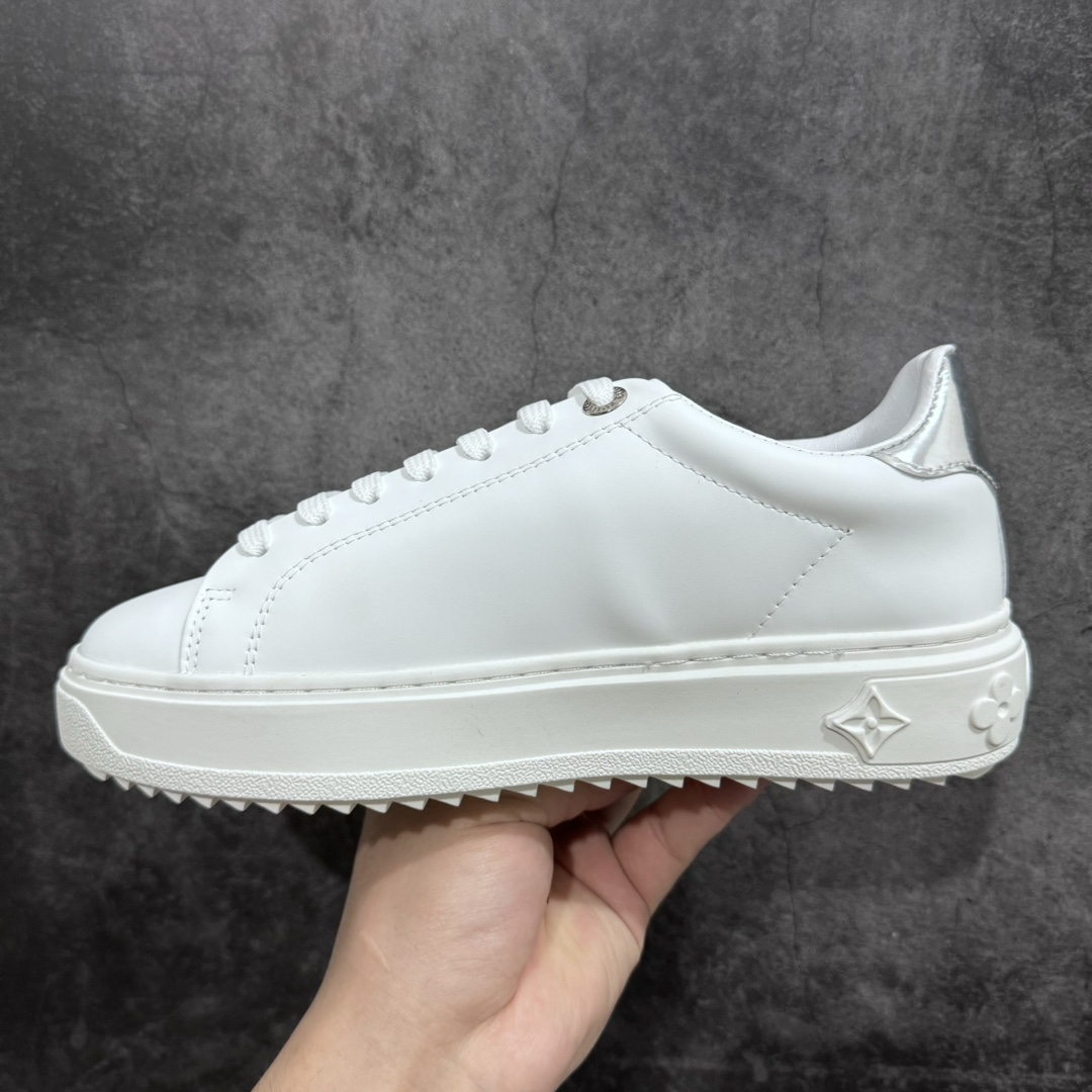 图片[2]-【广东顶级纯原】Louis Vuitton Time Out Low Sneaker LV 舒畅系列休闲松糕锯齿底系列板鞋n配件抽屉礼盒 防尘布袋 身份卡 小票采用软质粒面头层牛革拼接制成鞋面材质高密度电脑车线工艺 小牛真皮内里贴附nPU超软脚感乳胶鞋垫 外置隔色厚实橡胶大底 Size：35-45-莆田鞋批发中心