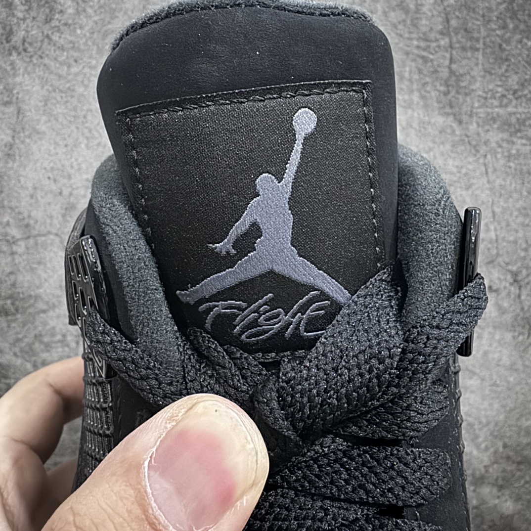 图片[7]-【GX2.0/绿X】Air Jordan AJ4 Retro \”Black Cat\” 黑猫 CU1110-010 圈内最强四代 耗时半年巨作 全套原纸板楦头开发 原厂特供皮料加持 确保原汁原味 完美呈现四代版型 一比一鞋头弧度高度鞋身弧度 数据细节工艺流程均保持原鞋一致 原厂TPU网格鞋带扣 正确内里网布 菱角分明不变形无多余毛边 柔软性质感一致于原鞋 市场唯一原厂鞋扣模具 背面可见隐藏注塑口 原厂织唛标 原厂飞人电绣工艺 尾指中部跳三针 独家绑鞋带手法 印刷中底布 四线拉帮 米色美纹纸贴合固定 进口港宝加持 后跟自然饱满 全鞋荧光划线卡点 追求极致完美 每一双都是工艺品 多重QC质检 超越公司货的品控标准 实实在在的免检产品  尺码：40 40.5 41 42 42.5 43 44 44.5 45 45.5 46 47.5 48.5-莆田鞋批发中心