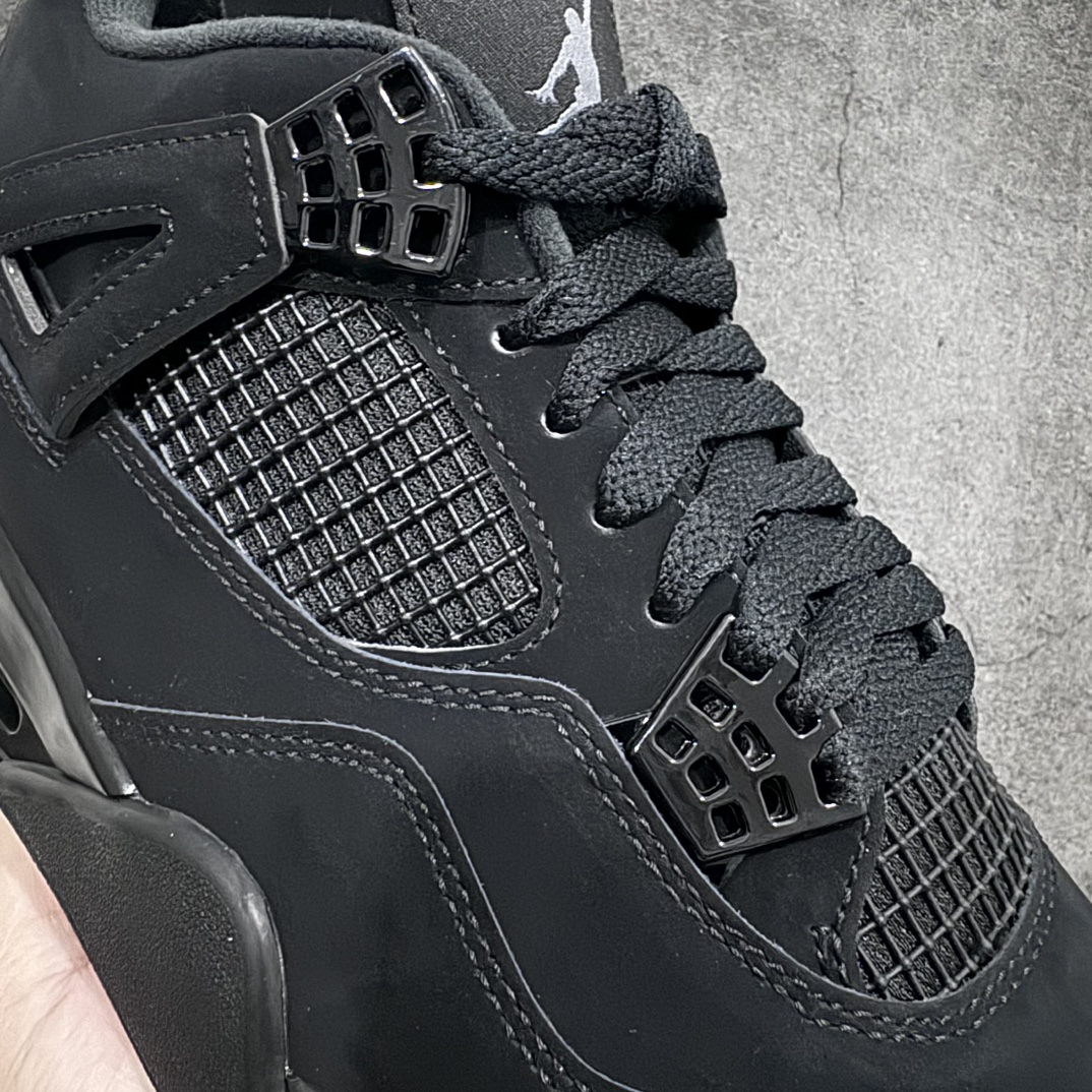 图片[3]-【GX2.0/绿X】Air Jordan AJ4 Retro \”Black Cat\” 黑猫 CU1110-010 圈内最强四代 耗时半年巨作 全套原纸板楦头开发 原厂特供皮料加持 确保原汁原味 完美呈现四代版型 一比一鞋头弧度高度鞋身弧度 数据细节工艺流程均保持原鞋一致 原厂TPU网格鞋带扣 正确内里网布 菱角分明不变形无多余毛边 柔软性质感一致于原鞋 市场唯一原厂鞋扣模具 背面可见隐藏注塑口 原厂织唛标 原厂飞人电绣工艺 尾指中部跳三针 独家绑鞋带手法 印刷中底布 四线拉帮 米色美纹纸贴合固定 进口港宝加持 后跟自然饱满 全鞋荧光划线卡点 追求极致完美 每一双都是工艺品 多重QC质检 超越公司货的品控标准 实实在在的免检产品  尺码：40 40.5 41 42 42.5 43 44 44.5 45 45.5 46 47.5 48.5-莆田鞋批发中心