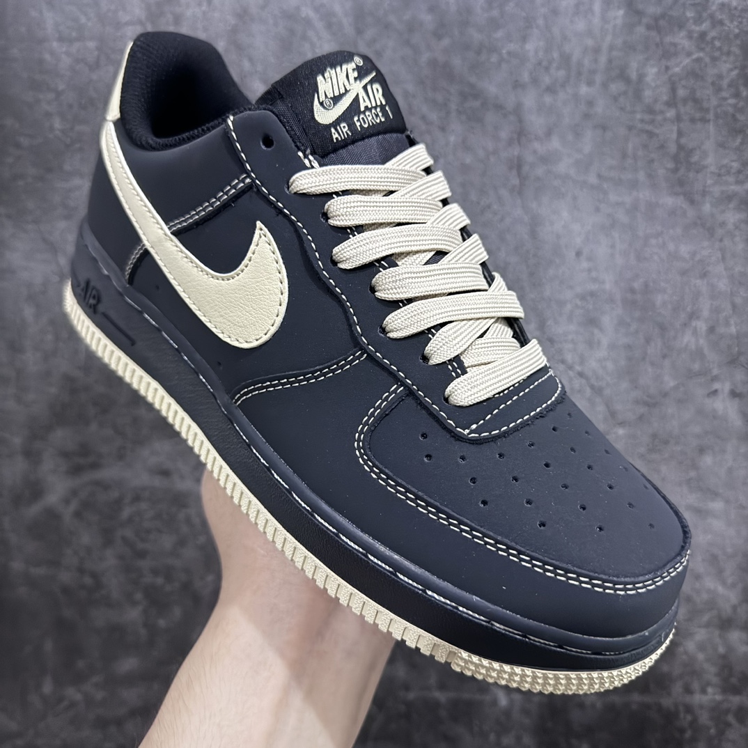 图片[3]-【公司级】耐克Nike Air Force 1’07 Low\”Black/Custard\”空军一号经典低帮百搭休闲运动板鞋Travis Scott 5.0倒钩配色“黑奶黄小倒钩”DH5696-227n男女鞋真标半码制n原楦原纸版数据开发版型n采用硬质磨砂牛巴革鞋面材质n内置全掌Air Sole气垫 尺码：36 36.5 37.5 38 38.5 39 40 40.5 41 42 42.5 43 44 44.5 45-莆田鞋批发中心