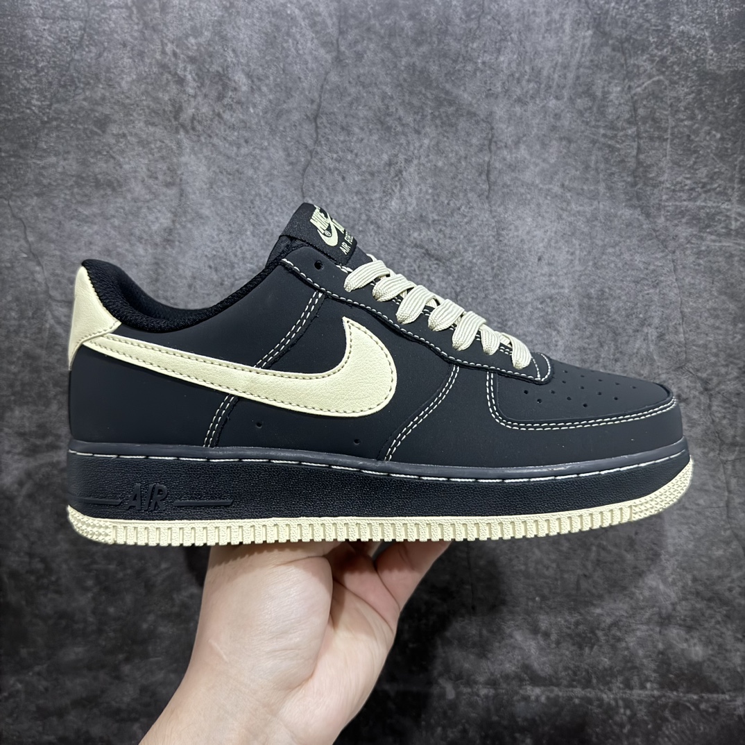 【公司级】耐克Nike Air Force 1’07 Low\”Black/Custard\”空军一号经典低帮百搭休闲运动板鞋Travis Scott 5.0倒钩配色“黑奶黄小倒钩”DH5696-227n男女鞋真标半码制n原楦原纸版数据开发版型n采用硬质磨砂牛巴革鞋面材质n内置全掌Air Sole气垫 尺码：36 36.5 37.5 38 38.5 39 40 40.5 41 42 42.5 43 44 44.5 45-莆田鞋批发中心