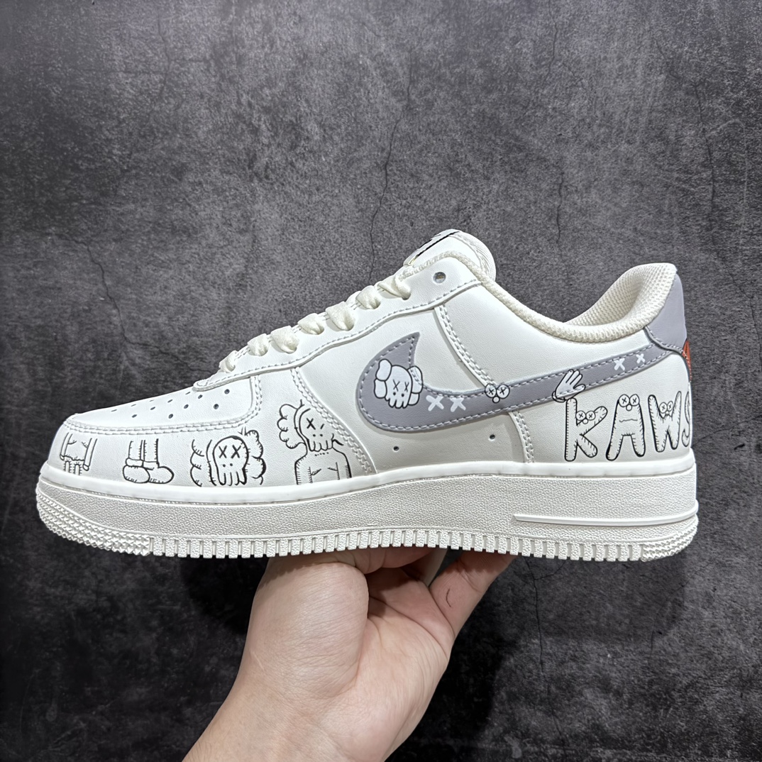 图片[2]-【公司级】Kaws x Nk Air Force 1‘07 Low 小熊联名配色 空军一号低帮休闲板鞋 CW2288-999n定制皮料 原厂3D打印 定制鞋盒 原楦原纸板 纯正空军版型 内置全掌气垫 尺码：36 36.5 37.5 38 38.5 39 40 40.5 41 42 42.5 43 44 44.5 45-莆田鞋批发中心