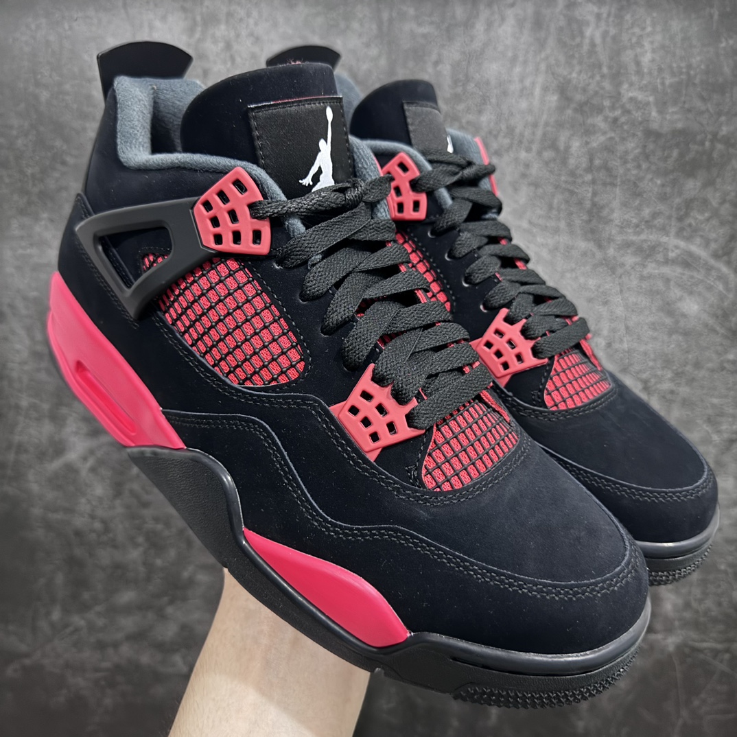 【GX2.0/绿X】Air Jordan 4 AJ4黑红雷公 CT8527-016 圈内公认最强四 耗时半年巨作 全套原纸板楦头开发 原厂特供皮料加持 确保原汁原味 完美呈现四代版型 一比一鞋头弧度高度鞋身弧度 数据细节工艺流程均保持原鞋一致 原厂TPU网格鞋带扣 正确内里网布 菱角分明不变形无多余毛边 柔软性质感一致于原鞋 市场唯一原厂鞋扣模具 背面可见隐藏注塑口 原厂织唛标 原厂飞人电绣工艺 尾指中部跳三针 独家绑鞋带手法 印刷中底布 四线拉帮 米色美纹纸贴合固定 进口港宝加持 后跟自然饱满 全鞋荧光划线卡点 追求极致完美 每一双都是工艺品 多重QC质检 超越公司货的品控标准 实实在在的免检产品  尺码：40 40.5 41 42 42.5 43 44 44.5 45 45.5 46 47.5 48.5-莆田鞋批发中心