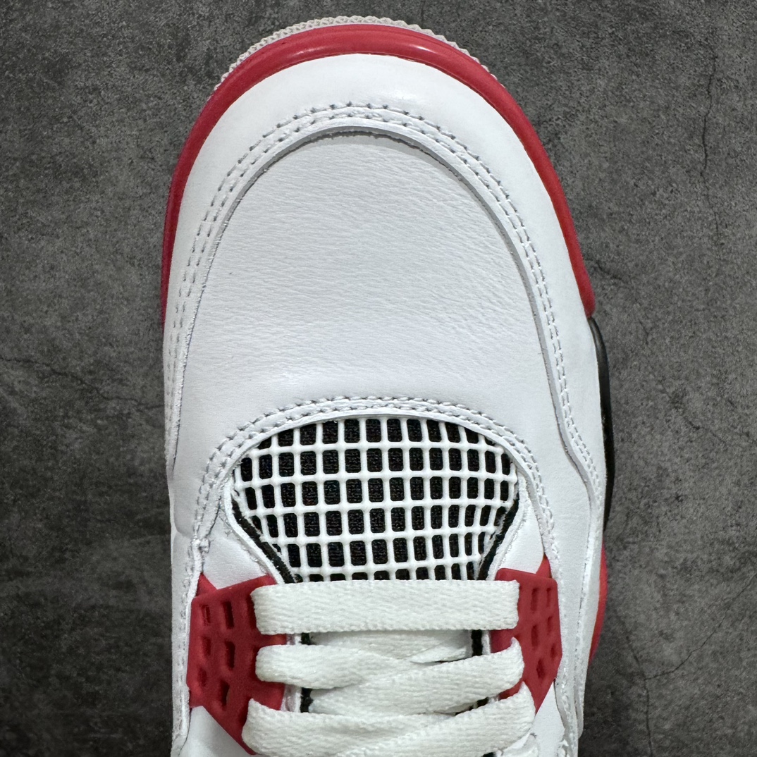 图片[5]-【老DT版本】Air Jordan AJ4 Retro \”Fire Red\” 火焰红 DC7770-160新出的版本批次真心不错n原厂皮料 细腻质感满分 裁片超高清洁度绝对秒杀市场各种同行版本n 全套原纸板楦头开发 原厂特供皮料加持 确保原汁原味 完美呈现四代版型 一比一鞋头弧度高度鞋身弧度 数据细节工艺流程均保持原鞋一致 原厂TPU网格鞋带扣 正确内里网布 菱角分明不变形无多余毛边 柔软性质感一致于原鞋 市场唯一原厂鞋扣模具 背面可见隐藏注塑口 原厂织唛标 原厂飞人电绣工艺 尾指中部跳三针 独家绑鞋带手法 印刷中底布 四线拉帮 米色美纹纸贴合固定 进口港宝加持 后跟自然饱满 全鞋荧光划线卡点 追求极致完美 每一双都是工艺品 多重QC质检 超越公司货的品控标准 实实在在的免检产品  尺码：40 40.5 41 42 42.5 43 44 44.5 45 45.5 46 47.5-莆田鞋批发中心