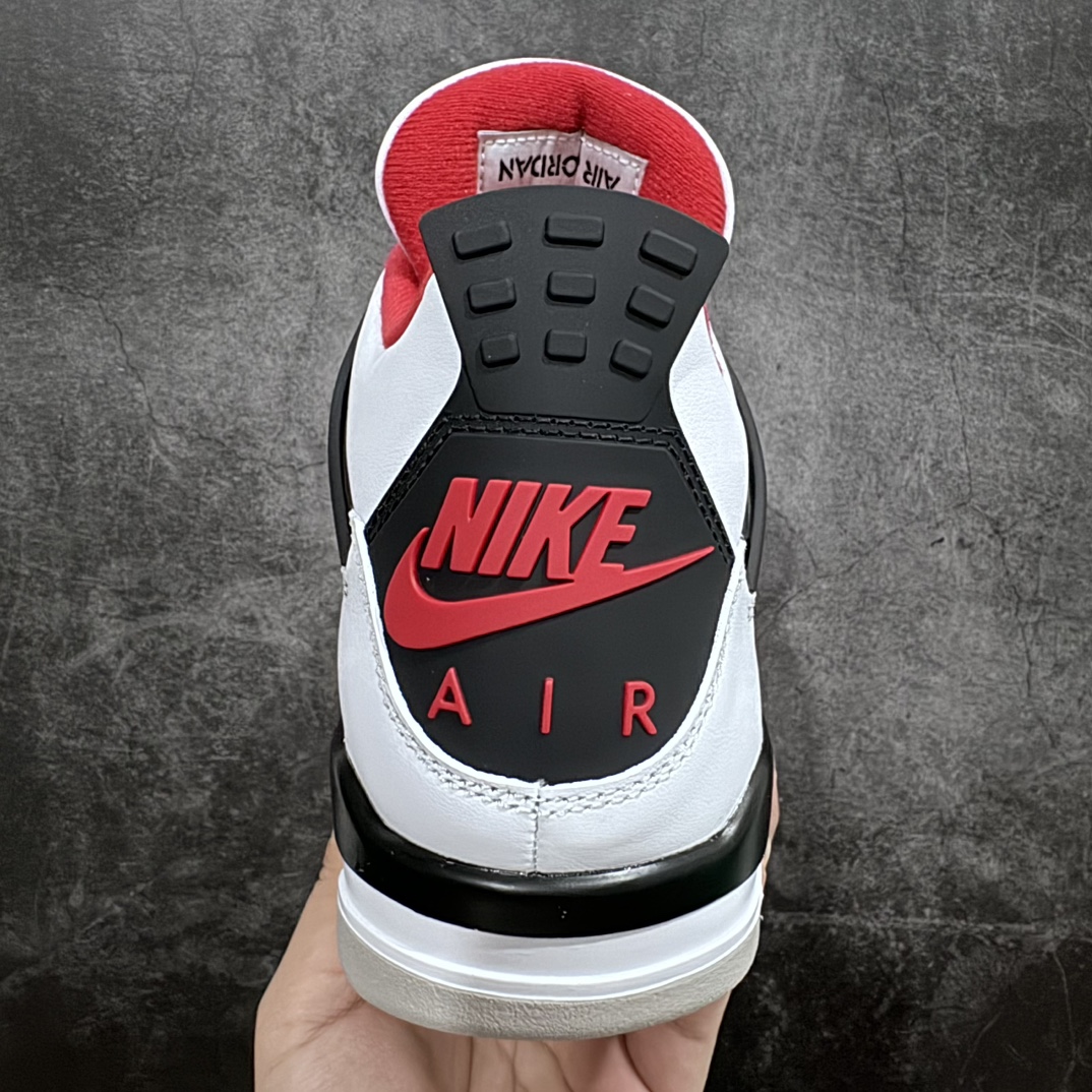 图片[4]-【老DT版本】Air Jordan AJ4 Retro \”Fire Red\” 火焰红 DC7770-160新出的版本批次真心不错n原厂皮料 细腻质感满分 裁片超高清洁度绝对秒杀市场各种同行版本n 全套原纸板楦头开发 原厂特供皮料加持 确保原汁原味 完美呈现四代版型 一比一鞋头弧度高度鞋身弧度 数据细节工艺流程均保持原鞋一致 原厂TPU网格鞋带扣 正确内里网布 菱角分明不变形无多余毛边 柔软性质感一致于原鞋 市场唯一原厂鞋扣模具 背面可见隐藏注塑口 原厂织唛标 原厂飞人电绣工艺 尾指中部跳三针 独家绑鞋带手法 印刷中底布 四线拉帮 米色美纹纸贴合固定 进口港宝加持 后跟自然饱满 全鞋荧光划线卡点 追求极致完美 每一双都是工艺品 多重QC质检 超越公司货的品控标准 实实在在的免检产品  尺码：40 40.5 41 42 42.5 43 44 44.5 45 45.5 46 47.5-莆田鞋批发中心