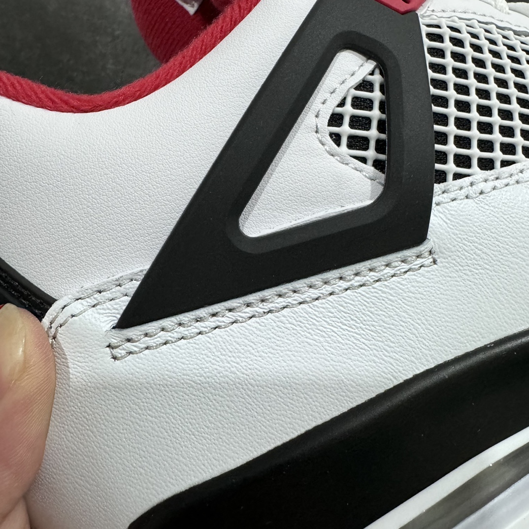 图片[3]-【老DT版本】Air Jordan AJ4 Retro \”Fire Red\” 火焰红 DC7770-160新出的版本批次真心不错n原厂皮料 细腻质感满分 裁片超高清洁度绝对秒杀市场各种同行版本n 全套原纸板楦头开发 原厂特供皮料加持 确保原汁原味 完美呈现四代版型 一比一鞋头弧度高度鞋身弧度 数据细节工艺流程均保持原鞋一致 原厂TPU网格鞋带扣 正确内里网布 菱角分明不变形无多余毛边 柔软性质感一致于原鞋 市场唯一原厂鞋扣模具 背面可见隐藏注塑口 原厂织唛标 原厂飞人电绣工艺 尾指中部跳三针 独家绑鞋带手法 印刷中底布 四线拉帮 米色美纹纸贴合固定 进口港宝加持 后跟自然饱满 全鞋荧光划线卡点 追求极致完美 每一双都是工艺品 多重QC质检 超越公司货的品控标准 实实在在的免检产品  尺码：40 40.5 41 42 42.5 43 44 44.5 45 45.5 46 47.5-莆田鞋批发中心