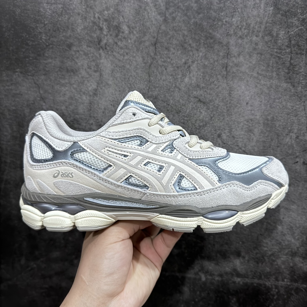 【公司级】Asics Gel-NYC复古单品 亚瑟士ASICSTIGER秋季新款休闲鞋 厚底街头运动休闲鞋nASICS亚瑟士推出全新GEL-NYC，彰显纽约都市活力n这次的新系列融入了多个版本GEL的经典设计风格，广受好评。其设计灵感来源于GEL-NIMBUS 3,GEL-MC PLUS V 和 GEL-CUMULUS 16 这些往日经典鞋款。GEL-NYC使用GEL-CUMULUS 16鞋款的鞋楦设计,展现了独特的现代化美学。鞋底采用了轻质发泡材料,并在后跟和前掌处采用了ASICS亚瑟士核心科技——GEL缓震胶,赋予鞋款强大的缓冲性能,提供了更柔软舒适的穿着体验。而在原有设计的启发之上,此次鞋款采用更贴合当今潮流趋势的材料和创新技术,展现出纽约充满活力的都市精神。 货号：1201A789-020 尺码：36-45-莆田鞋批发中心