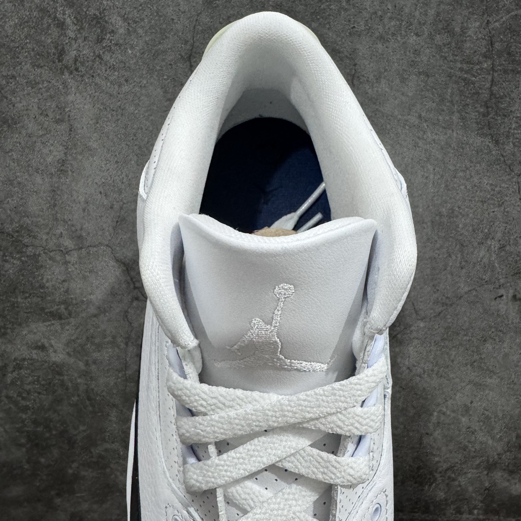 图片[8]-【JS纯原】Fragment Design x Air Jordan AJ3 Retro 藤原浩闪电联名 DA3595-100n目前市场最推荐的产品这个版本皮料和清洁度处理非常完美n各个细节都秒杀之前市场出货批次n市场唯一正确批次亲自操刀耗时半年巨作 全套原纸板楦头开发原厂大底磨具加持立体防滑纹理 原装可视Air Sole气垫 原汁原味最完美的三代版型 唯一正确鞋头趴度弧度高度鞋身腰线 原厂TPU氧化后跟饰片 正确内里反口里网布 皮料菱角分明不变形无多余毛边 正确手工大底描漆拉丝 市场唯一原厂鞋扣模具 原厂织唛标 原厂飞人电绣工艺 尾指中部跳三针 独家绑鞋带手法 印刷中底布 四线拉帮 米色美纹纸贴合固定 进口港宝加持 后跟自然饱满 全鞋荧光划线卡点 追求极致完美 每一双都是工艺品 多重QC质检 超越公司货的品控标准 实实在在的免检产品  尺码：40 40.5 41 42 42.5 43 44 44.5 45 46 47.5 48.5-莆田鞋批发中心