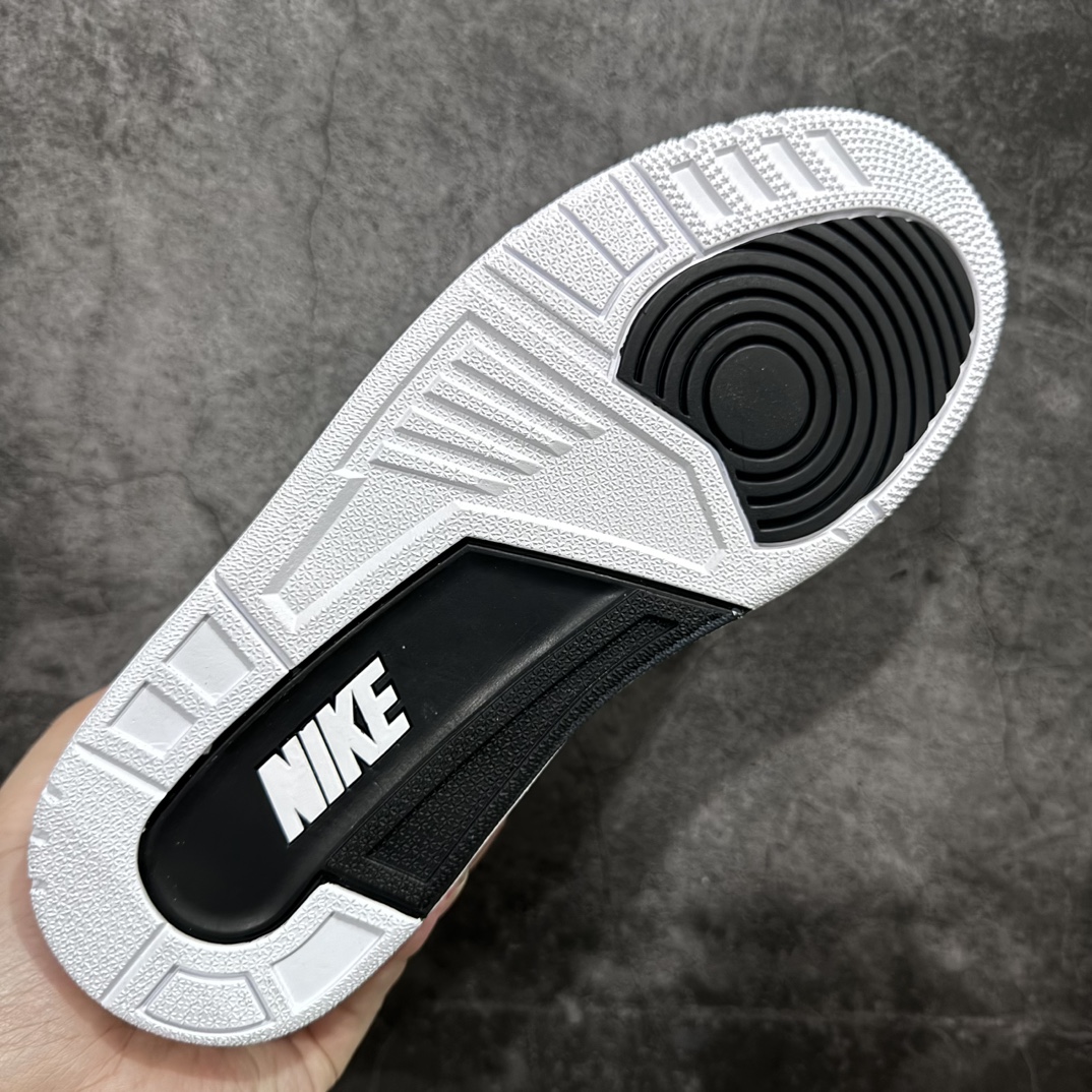 图片[9]-【JS纯原】Fragment Design x Air Jordan AJ3 Retro 藤原浩闪电联名 DA3595-100n目前市场最推荐的产品这个版本皮料和清洁度处理非常完美n各个细节都秒杀之前市场出货批次n市场唯一正确批次亲自操刀耗时半年巨作 全套原纸板楦头开发原厂大底磨具加持立体防滑纹理 原装可视Air Sole气垫 原汁原味最完美的三代版型 唯一正确鞋头趴度弧度高度鞋身腰线 原厂TPU氧化后跟饰片 正确内里反口里网布 皮料菱角分明不变形无多余毛边 正确手工大底描漆拉丝 市场唯一原厂鞋扣模具 原厂织唛标 原厂飞人电绣工艺 尾指中部跳三针 独家绑鞋带手法 印刷中底布 四线拉帮 米色美纹纸贴合固定 进口港宝加持 后跟自然饱满 全鞋荧光划线卡点 追求极致完美 每一双都是工艺品 多重QC质检 超越公司货的品控标准 实实在在的免检产品  尺码：40 40.5 41 42 42.5 43 44 44.5 45 46 47.5 48.5-莆田鞋批发中心