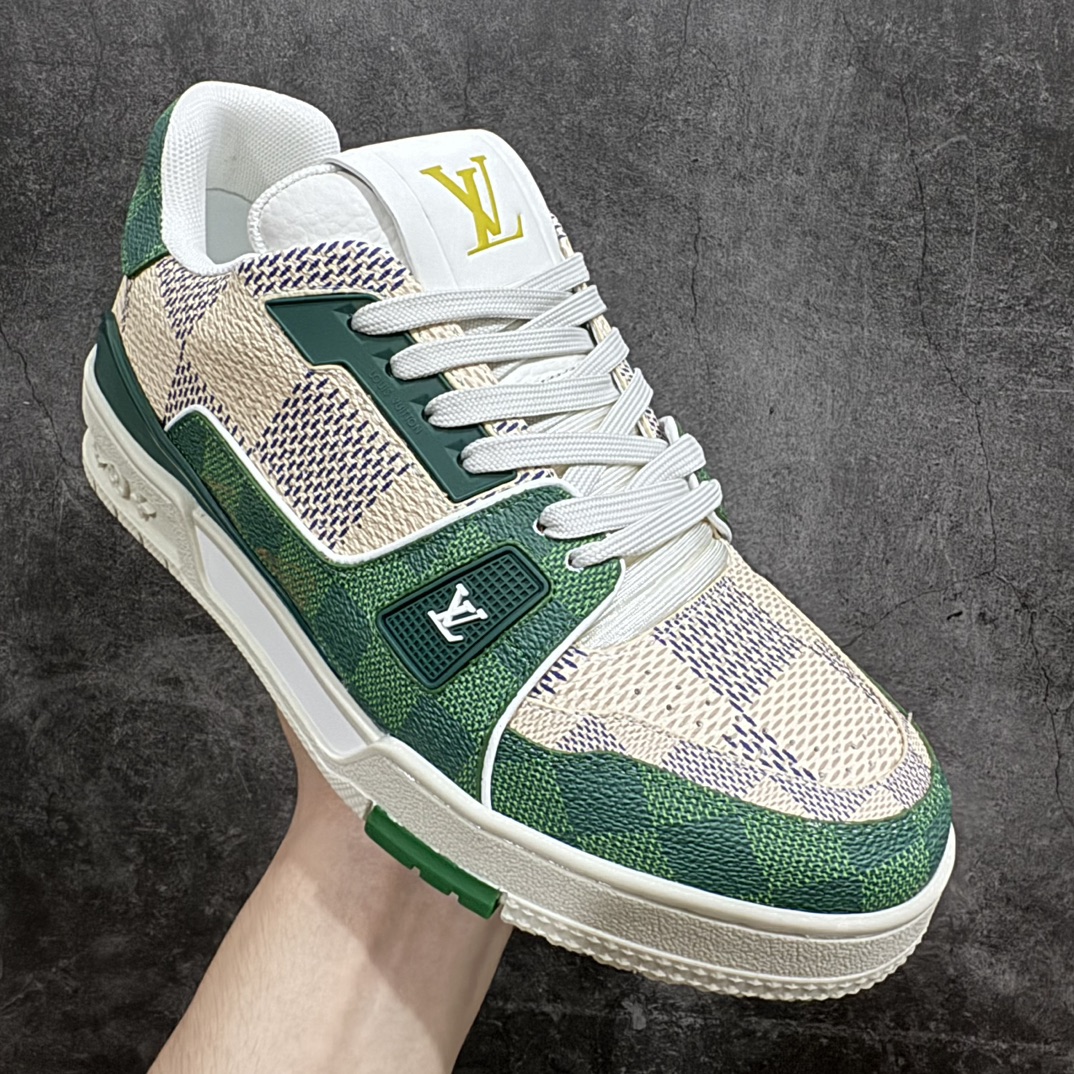 图片[3]-【广东顶级纯原】 全新LV路易威登Louis Vuitton LV Trainer Sneaker Low 低帮复古休闲运动文化百搭篮球板鞋 米白绿灰的 棋盘格子n升级厚实抽屉礼品鞋盒及全套代购包装说明书防尘布袋物件(附送快递加固包装你牛皮纸盒)采用进口LV Monogram专属牛革与丝绸头层皮鞋面材质(原版一致空补胶“零胶”处理工艺)原装一致TPR光泽组合鞋底 耐弯折滴塑支持片 鞋垫嵌入超软脚感乳胶材质 Size：38 39 40 41 42 43 44 45-莆田鞋批发中心