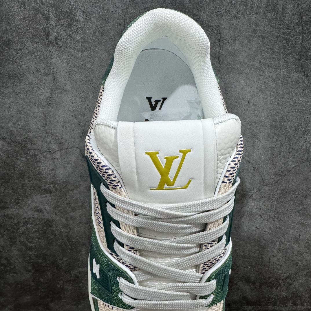 图片[8]-【广东顶级纯原】 全新LV路易威登Louis Vuitton LV Trainer Sneaker Low 低帮复古休闲运动文化百搭篮球板鞋 米白绿灰的 棋盘格子n升级厚实抽屉礼品鞋盒及全套代购包装说明书防尘布袋物件(附送快递加固包装你牛皮纸盒)采用进口LV Monogram专属牛革与丝绸头层皮鞋面材质(原版一致空补胶“零胶”处理工艺)原装一致TPR光泽组合鞋底 耐弯折滴塑支持片 鞋垫嵌入超软脚感乳胶材质 Size：38 39 40 41 42 43 44 45-莆田鞋批发中心