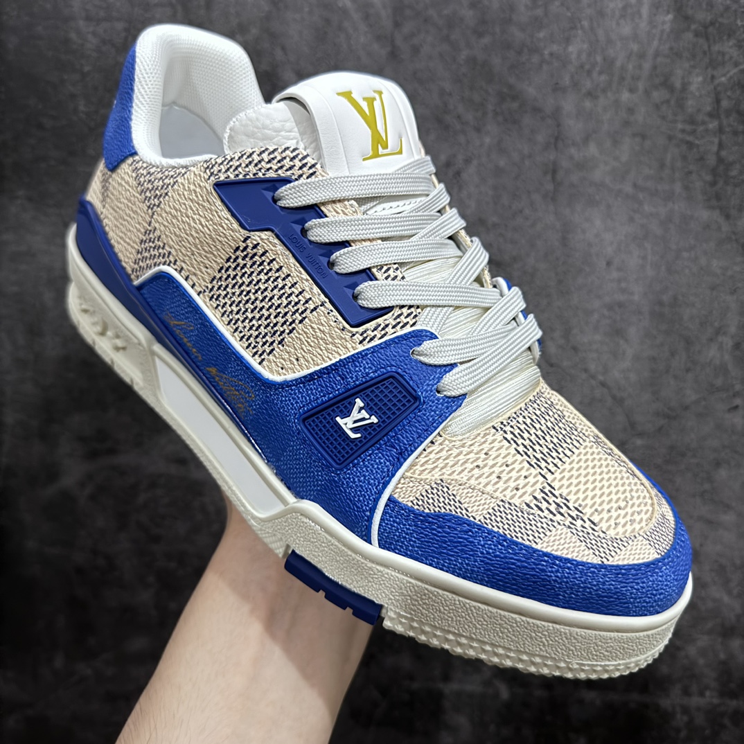 图片[3]-【广东顶级纯原】 全新LV路易威登Louis Vuitton LV Trainer Sneaker Low 低帮复古休闲运动文化百搭篮球板鞋 米白蓝灰色 棋盘格子n升级厚实抽屉礼品鞋盒及全套代购包装说明书防尘布袋物件(附送快递加固包装你牛皮纸盒)采用进口LV Monogram专属牛革与丝绸头层皮鞋面材质(原版一致空补胶“零胶”处理工艺)原装一致TPR光泽组合鞋底 耐弯折滴塑支持片 鞋垫嵌入超软脚感乳胶材质 Size：38 39 40 41 42 43 44 45-莆田鞋批发中心