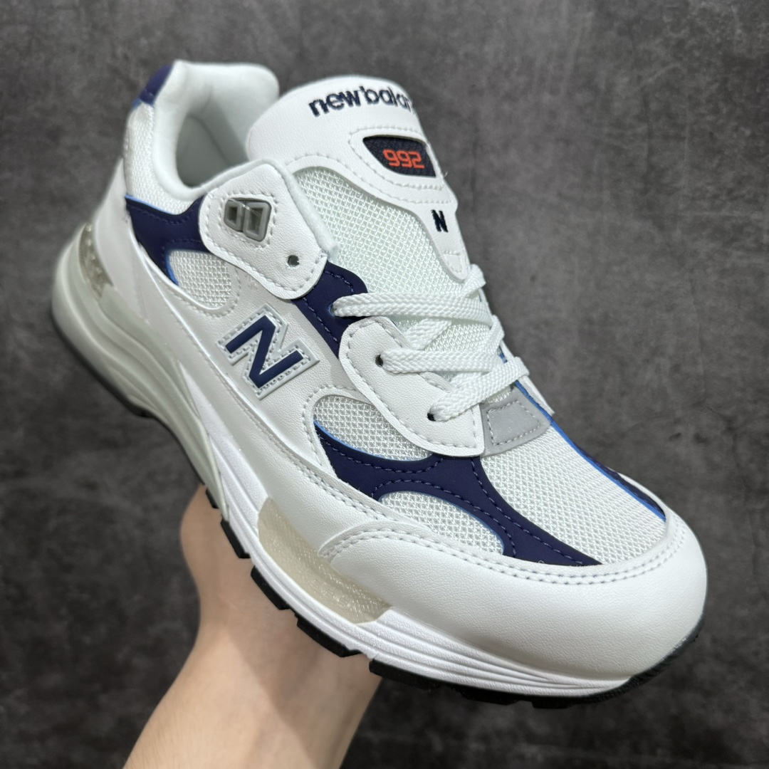 [OK pure original] New Balance Made in USA M992 series American-made classic retro versatile daddy casual sports running shoes white and blue M992EC