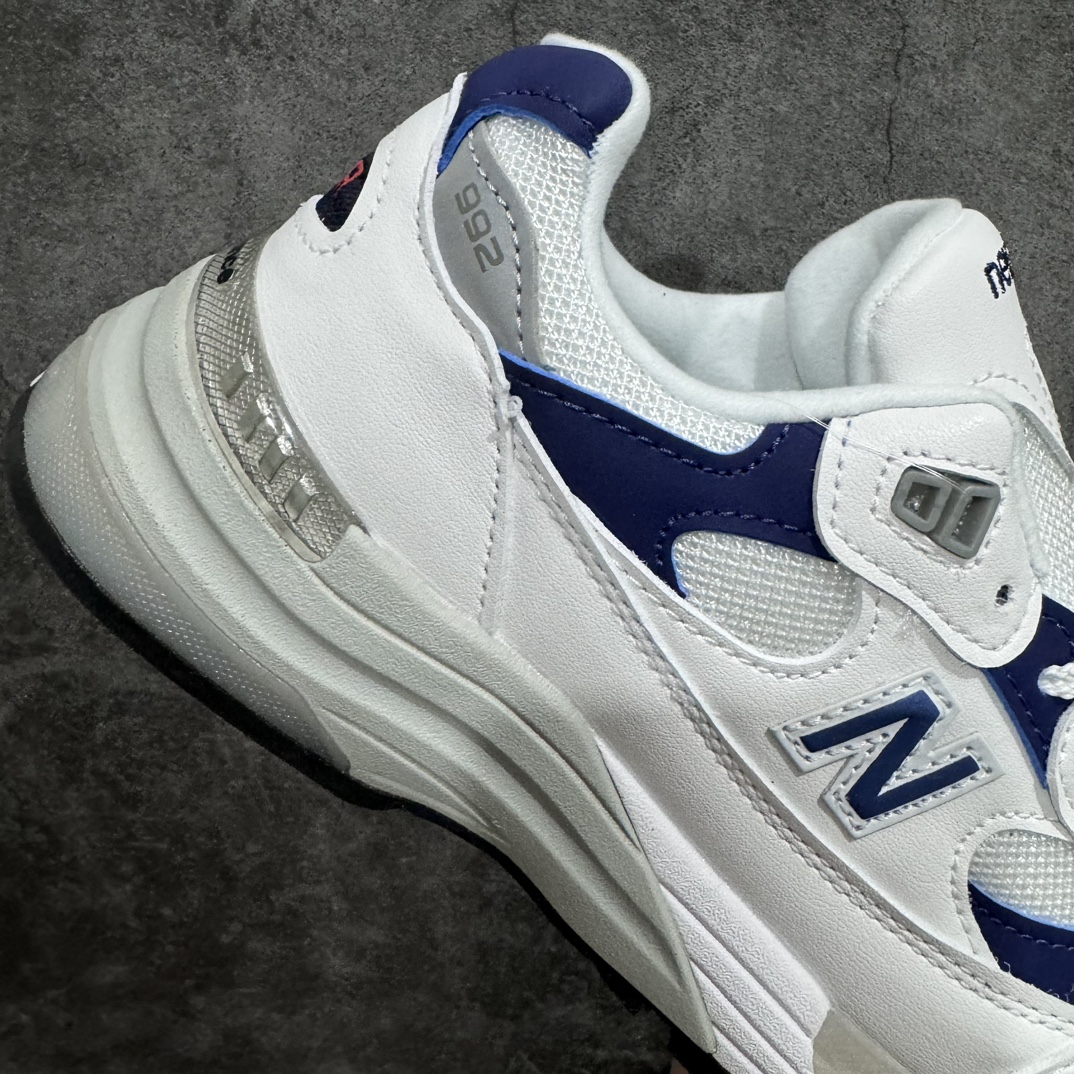 [OK pure original] New Balance Made in USA M992 series American-made classic retro versatile daddy casual sports running shoes white and blue M992EC