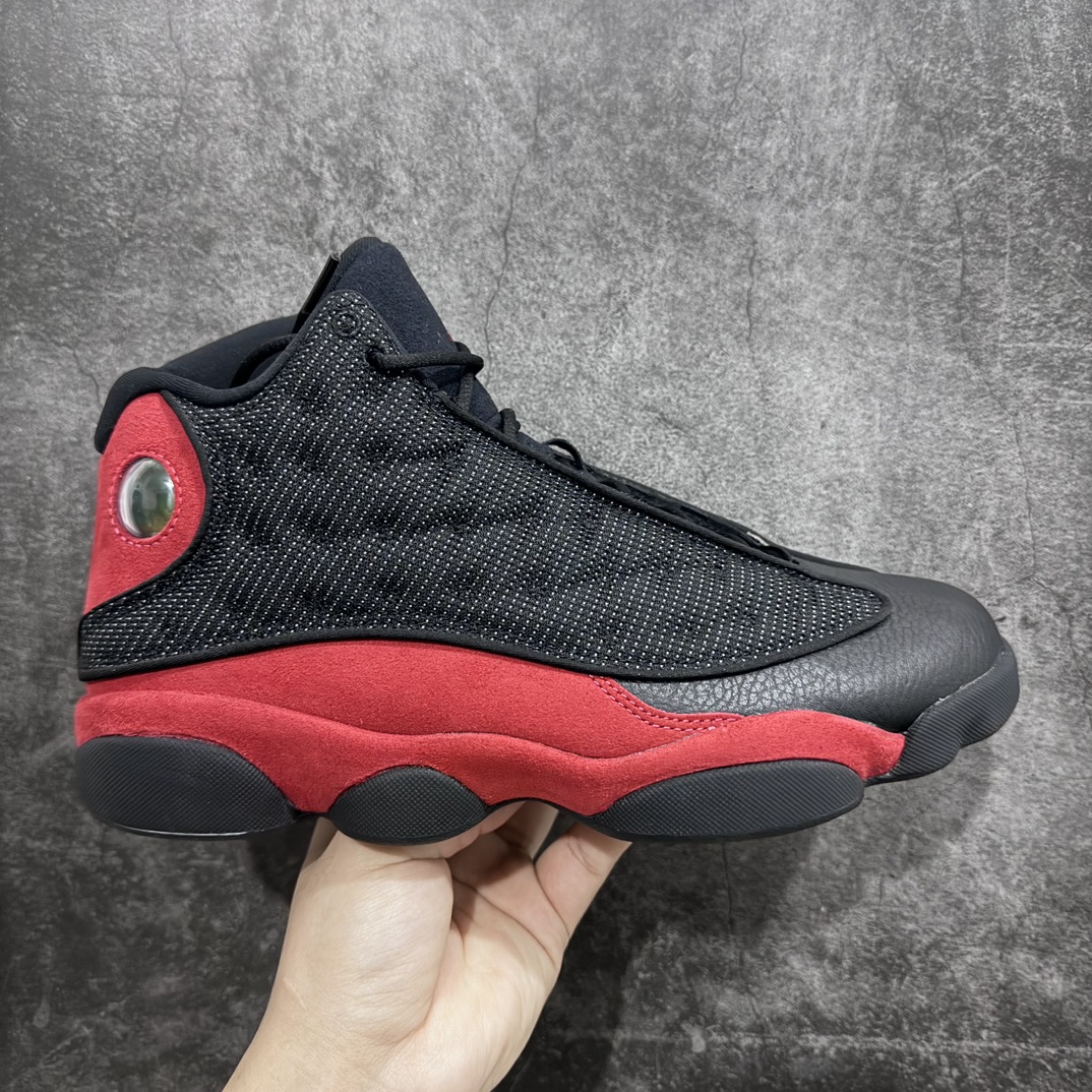 【TK至尊版】顶级莞产纯原 Air Jordan AJ13 黑红  货号：414571-004 n外贸大厂纯原出品 原鞋开发 原厂猫眼👀 版型近乎零偏差 采购原厂皮料 LOGO五金部件高价开发私模 杜绝一眼假版本 #原鞋1:1开模大底共3层贴合工艺 三层中间加入海玻璃缓震鞋垫 大底采用进口一次MD而非市面二次MD低价原料成型 进口MD材料异味较少比原鞋还少 市面异味大刺鼻 Size：40 40.5 41 42 42.5 43 44 44.5 45 46 47.5-莆田鞋批发中心