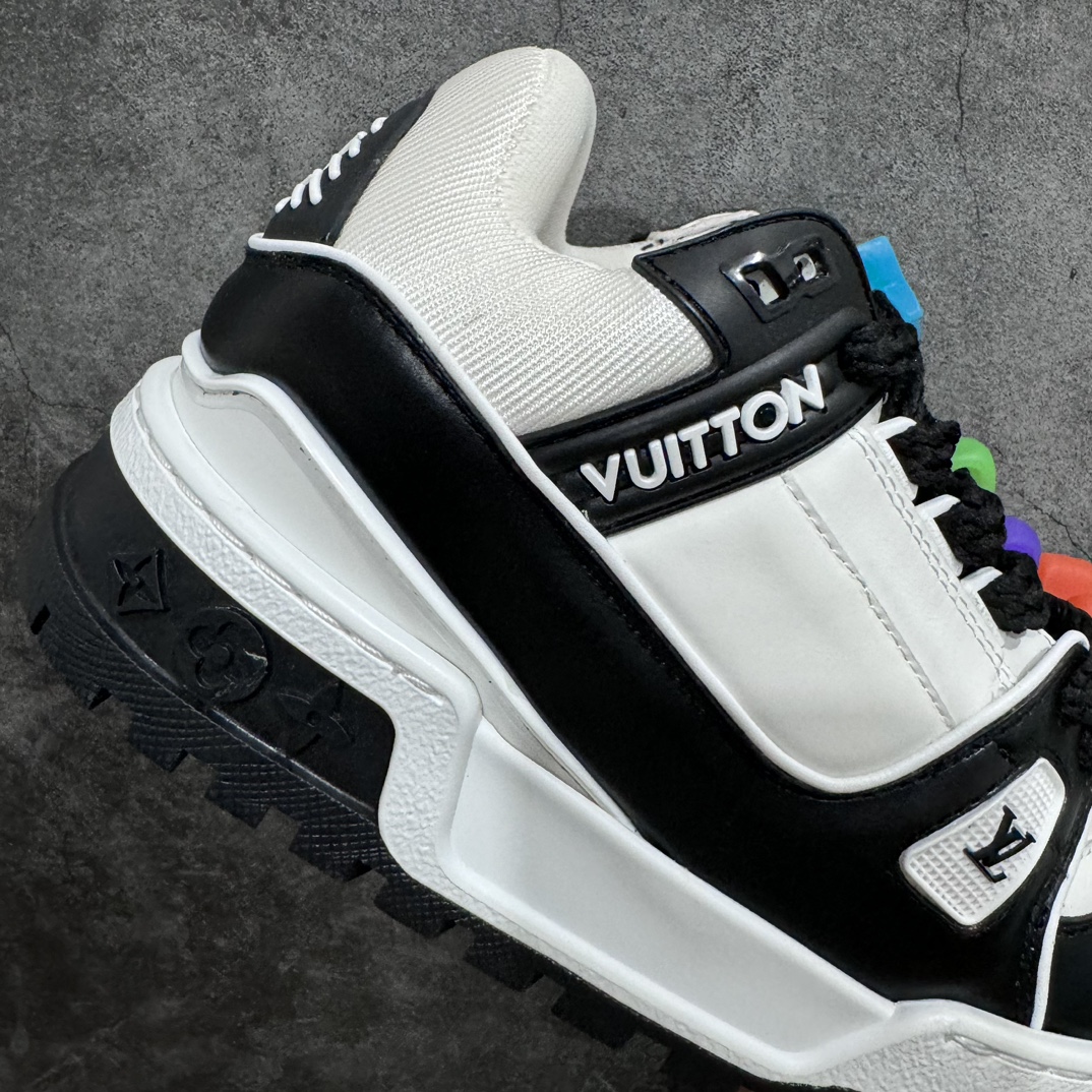 图片[7]-【顶级性价比版本】LV Trainer Maxi 小胖丁系列面包鞋 双层礼盒 橙色包装礼盒 中高端品质 价格合理不杀猪 品质对得起价格 非市面假特价版本 工厂长期补货 价格优势供应 原版购入开发打造 正确原版 超高还原度 空胶工艺 各细节到位 鞋面为细柔小牛皮 厚实织物鞋带正确扣子串珠 尺码：35 36 37 38 39 40 41 42 43 44 45-选品中心