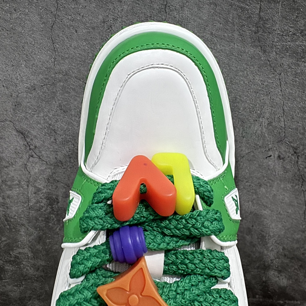 图片[5]-【顶级性价比版本】LV Trainer Maxi 小胖丁系列面包鞋 双层礼盒 橙色包装礼盒 中高端品质 价格合理不杀猪 品质对得起价格 非市面假特价版本 工厂长期补货 价格优势供应 原版购入开发打造 正确原版 超高还原度 空胶工艺 各细节到位 鞋面为细柔小牛皮 厚实织物鞋带正确扣子串珠 尺码：35 36 37 38 39 40 41 42 43 44 45-选品中心