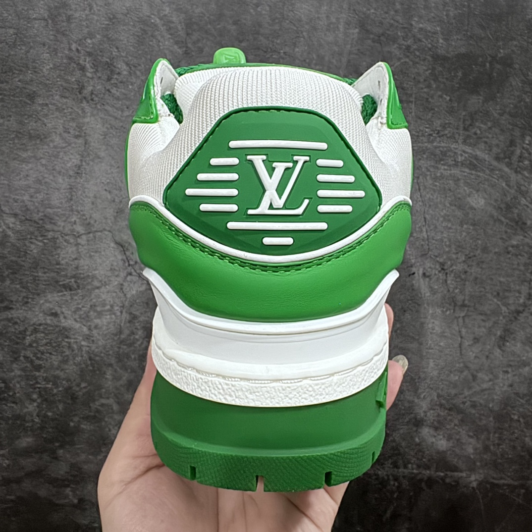 图片[4]-【顶级性价比版本】LV Trainer Maxi 小胖丁系列面包鞋 双层礼盒 橙色包装礼盒 中高端品质 价格合理不杀猪 品质对得起价格 非市面假特价版本 工厂长期补货 价格优势供应 原版购入开发打造 正确原版 超高还原度 空胶工艺 各细节到位 鞋面为细柔小牛皮 厚实织物鞋带正确扣子串珠 尺码：35 36 37 38 39 40 41 42 43 44 45-选品中心