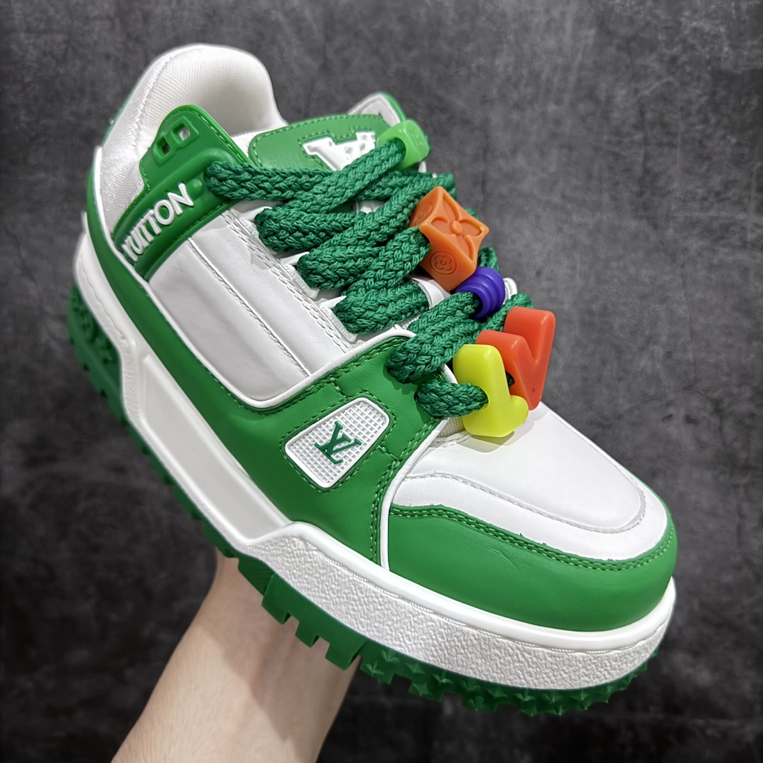 图片[3]-【顶级性价比版本】LV Trainer Maxi 小胖丁系列面包鞋 双层礼盒 橙色包装礼盒 中高端品质 价格合理不杀猪 品质对得起价格 非市面假特价版本 工厂长期补货 价格优势供应 原版购入开发打造 正确原版 超高还原度 空胶工艺 各细节到位 鞋面为细柔小牛皮 厚实织物鞋带正确扣子串珠 尺码：35 36 37 38 39 40 41 42 43 44 45-选品中心