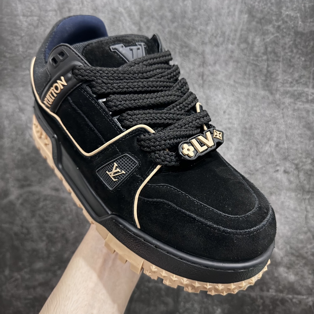 图片[3]-【顶级性价比版本】LV Trainer Maxi 小胖丁系列面包鞋 双层礼盒 橙色包装礼盒 中高端品质 价格合理不杀猪 品质对得起价格 非市面假特价版本 工厂长期补货 价格优势供应 原版购入开发打造 正确原版 超高还原度 空胶工艺 各细节到位 鞋面为细柔小牛皮 厚实织物鞋带正确扣子串珠 尺码：35 36 37 38 39 40 41 42 43 44 45-选品中心