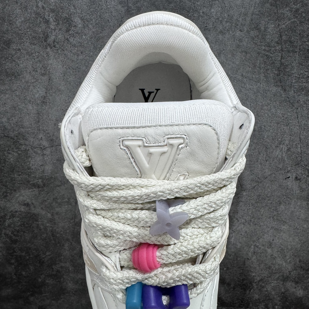 图片[8]-【顶级性价比版本】LV Trainer Maxi 小胖丁系列面包鞋 双层礼盒 橙色包装礼盒 中高端品质 价格合理不杀猪 品质对得起价格 非市面假特价版本 工厂长期补货 价格优势供应 原版购入开发打造 正确原版 超高还原度 空胶工艺 各细节到位 鞋面为细柔小牛皮 厚实织物鞋带正确扣子串珠 尺码：35 36 37 38 39 40 41 42 43 44 45-选品中心