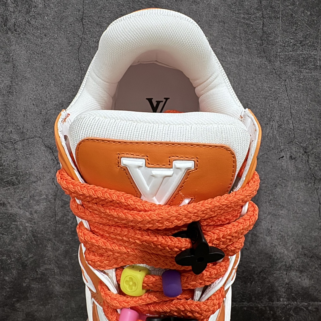 图片[6]-【顶级性价比版本】LV Trainer Maxi 小胖丁系列面包鞋 双层礼盒 橙色包装礼盒 中高端品质 价格合理不杀猪 品质对得起价格 非市面假特价版本 工厂长期补货 价格优势供应 原版购入开发打造 正确原版 超高还原度 空胶工艺 各细节到位 鞋面为细柔小牛皮 厚实织物鞋带正确扣子串珠 尺码：35 36 37 38 39 40 41 42 43 44 45-选品中心