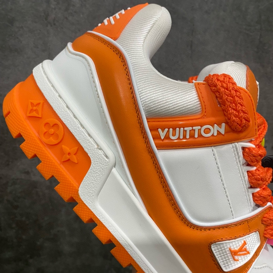图片[8]-【顶级性价比版本】LV Trainer Maxi 小胖丁系列面包鞋 双层礼盒 橙色包装礼盒 中高端品质 价格合理不杀猪 品质对得起价格 非市面假特价版本 工厂长期补货 价格优势供应 原版购入开发打造 正确原版 超高还原度 空胶工艺 各细节到位 鞋面为细柔小牛皮 厚实织物鞋带正确扣子串珠 尺码：35 36 37 38 39 40 41 42 43 44 45-选品中心