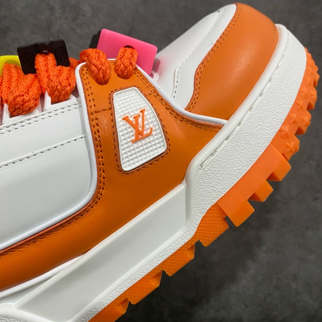 图片[9]-【顶级性价比版本】LV Trainer Maxi 小胖丁系列面包鞋 双层礼盒 橙色包装礼盒 中高端品质 价格合理不杀猪 品质对得起价格 非市面假特价版本 工厂长期补货 价格优势供应 原版购入开发打造 正确原版 超高还原度 空胶工艺 各细节到位 鞋面为细柔小牛皮 厚实织物鞋带正确扣子串珠 尺码：35 36 37 38 39 40 41 42 43 44 45-选品中心