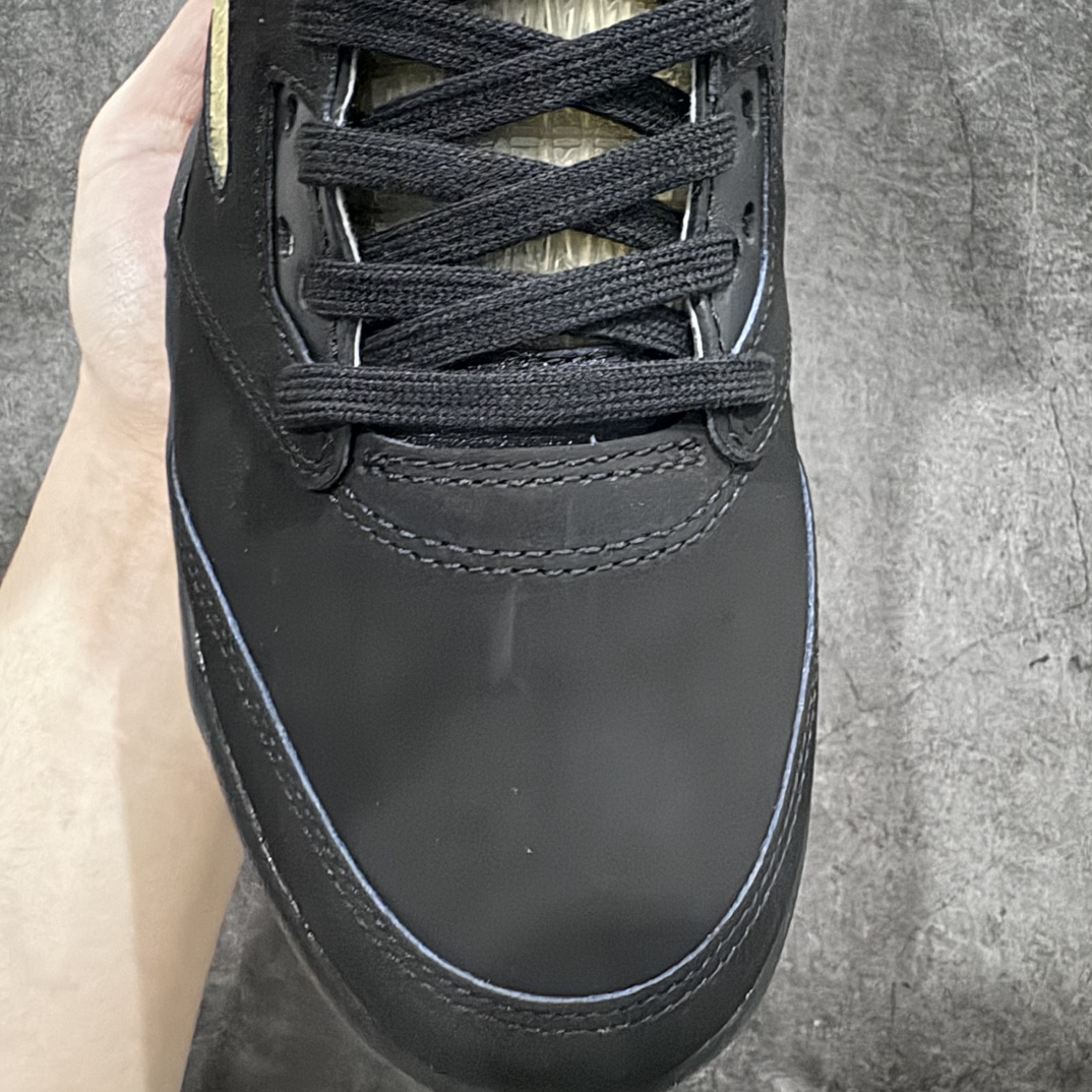 图片[6]-【莞产裁片版】A Ma Maniére x Air Jordan 5 “Black”AJ5 高帮 AMM x AJ5  货号：FD1330-001n国外高热度联名款顶级东莞原厂裁片出品n目前市场最优品质 鞋型 细节 清洁度全部秒杀市场货n鞋面原厂麂皮材质 正确后跟前倾驼背弧度n鞋口清洁度处理相当完美 高价零售首选版本 Size：40.5-47.5-莆田鞋批发中心