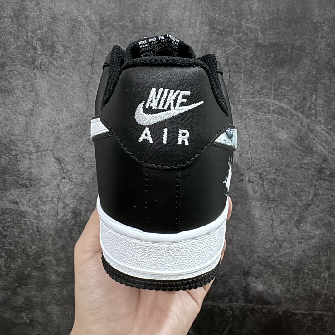 图片[4]-Nike Air Force 1 07 Low\”Black/White/Panda\”空军一号经典低帮百搭休闲运动板鞋“皮革黑白慵懒大熊猫涂鸦”DV0788-001n男女鞋真标半码制n原楦原纸版开发n采用硬质粒面牛剖皮革鞋面材质#n内置全掌Air Sole气垫❗ 尺码：36 36.5 37.5 38 39 40 40.5 41 42 42.5 43 44 44.5 45-莆田鞋批发中心