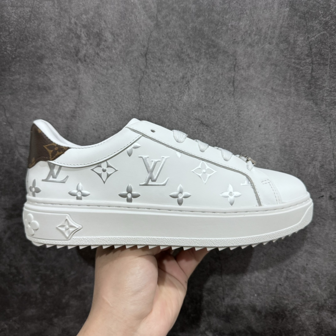 【广东顶级纯原】Louis Vuitton Time Out Low Sneaker LV 舒畅系列休闲松糕锯齿底系列板鞋n配件抽屉礼盒 防尘布袋 身份卡 小票采用软质粒面头层牛革拼接制成鞋面材质高密度电脑车线工艺 小牛真皮内里贴附nPU超软脚感乳胶鞋垫 外置隔色厚实橡胶大底 Size：35-45-莆田鞋批发中心