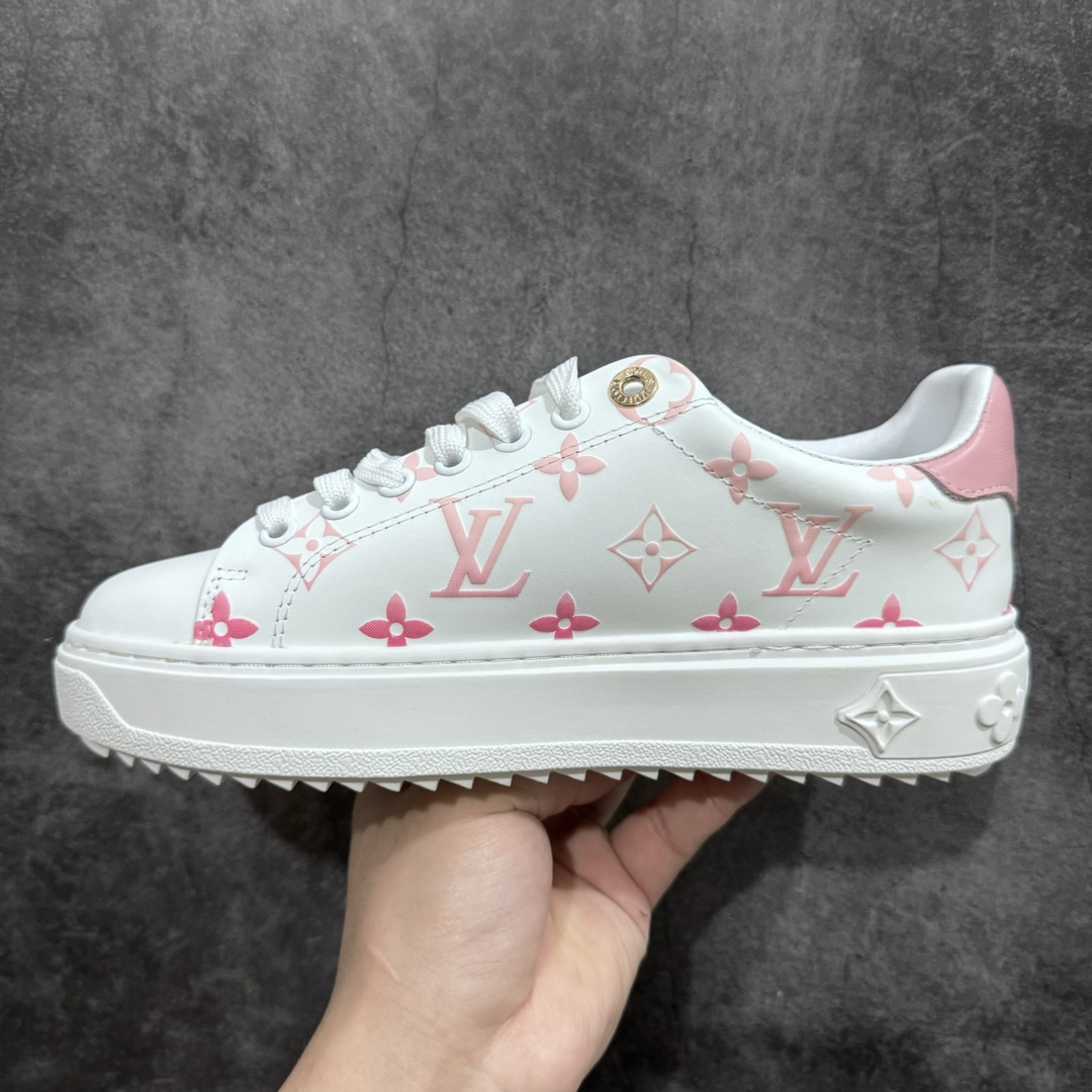 图片[2]-【广东顶级纯原】Louis Vuitton Time Out Low Sneaker LV 舒畅系列休闲松糕锯齿底系列板鞋n配件抽屉礼盒 防尘布袋 身份卡 小票采用软质粒面头层牛革拼接制成鞋面材质高密度电脑车线工艺 小牛真皮内里贴附nPU超软脚感乳胶鞋垫 外置隔色厚实橡胶大底 Size：35-39-莆田鞋批发中心