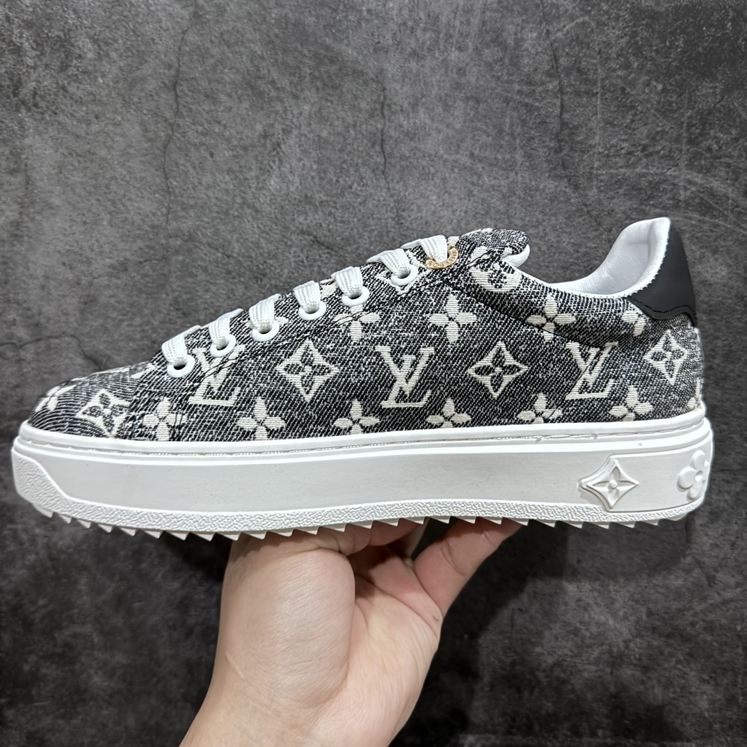 图片[2]-【广东顶级纯原】Louis Vuitton Time Out Low Sneaker LV 舒畅系列休闲松糕锯齿底系列板鞋 配件抽屉礼盒 防尘布袋 身份卡 小票 采用软质粒面头层牛革拼接制成鞋面材质 高密度电脑车线工艺 小牛真皮内里贴附 PU超软脚感乳胶鞋垫 外置隔色厚实橡胶大底 尺码：35-45-选品中心