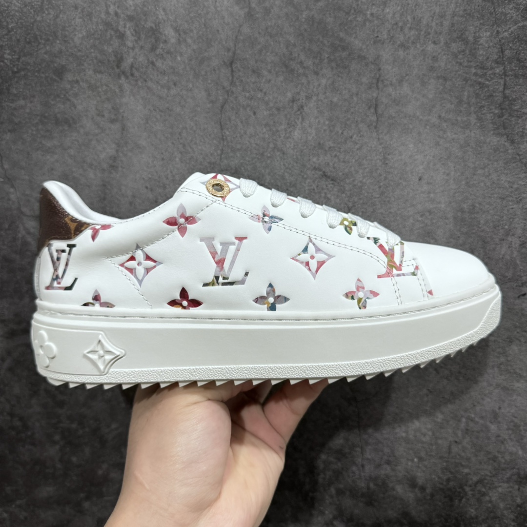 【广东顶级纯原】Louis Vuitton Time Out Low Sneaker LV 舒畅系列休闲松糕锯齿底系列板鞋n配件抽屉礼盒 防尘布袋 身份卡 小票采用软质粒面头层牛革拼接制成鞋面材质高密度电脑车线工艺 小牛真皮内里贴附nPU超软脚感乳胶鞋垫 外置隔色厚实橡胶大底 Size：35-39-莆田鞋批发中心