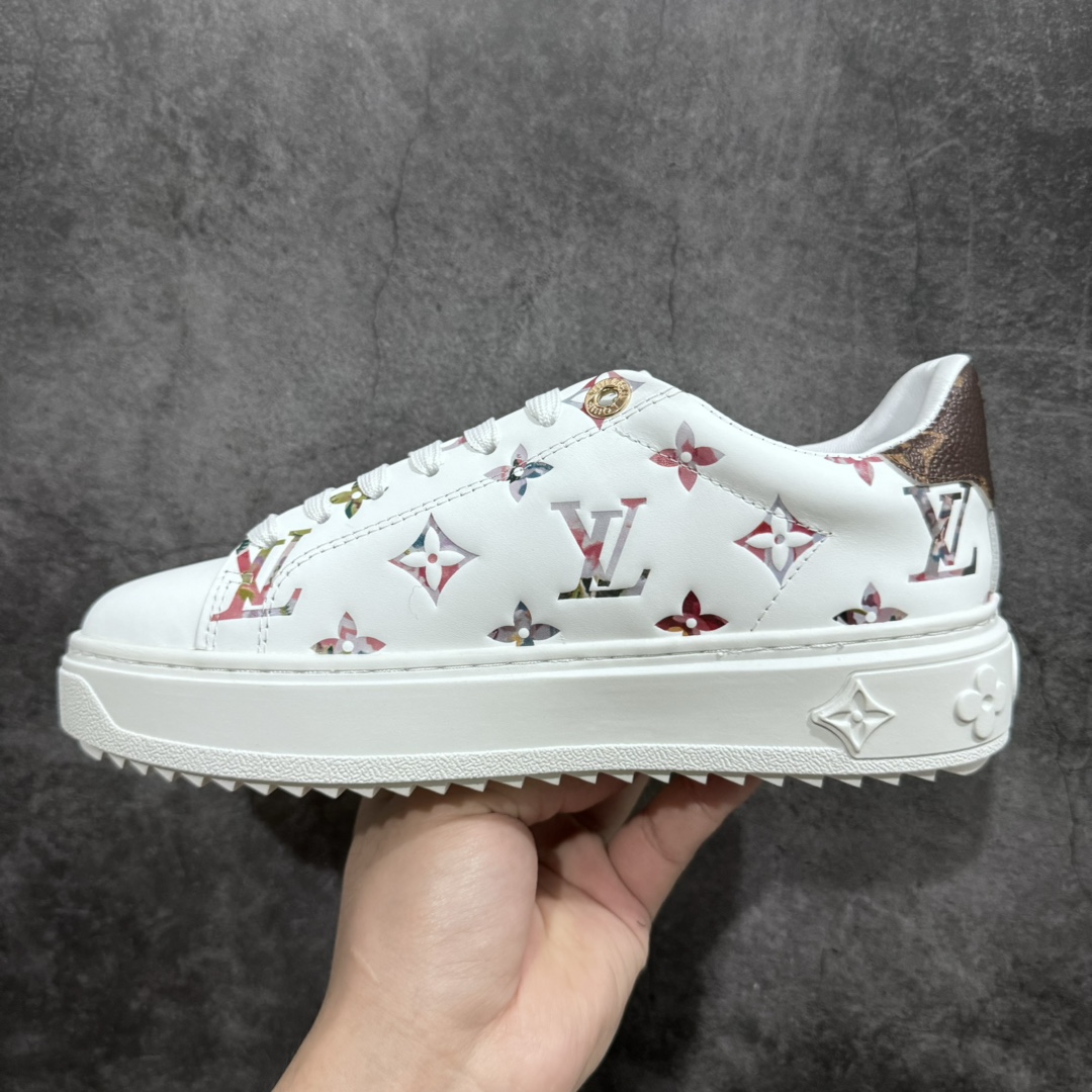 图片[2]-【广东顶级纯原】Louis Vuitton Time Out Low Sneaker LV 舒畅系列休闲松糕锯齿底系列板鞋n配件抽屉礼盒 防尘布袋 身份卡 小票采用软质粒面头层牛革拼接制成鞋面材质高密度电脑车线工艺 小牛真皮内里贴附nPU超软脚感乳胶鞋垫 外置隔色厚实橡胶大底 Size：35-39-莆田鞋批发中心