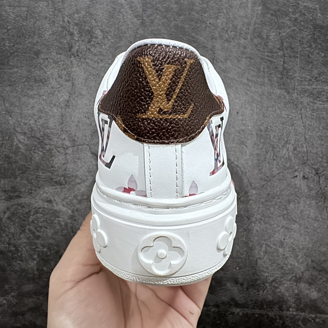 图片[4]-【广东顶级纯原】Louis Vuitton Time Out Low Sneaker LV 舒畅系列休闲松糕锯齿底系列板鞋n配件抽屉礼盒 防尘布袋 身份卡 小票采用软质粒面头层牛革拼接制成鞋面材质高密度电脑车线工艺 小牛真皮内里贴附nPU超软脚感乳胶鞋垫 外置隔色厚实橡胶大底 Size：35-39-莆田鞋批发中心