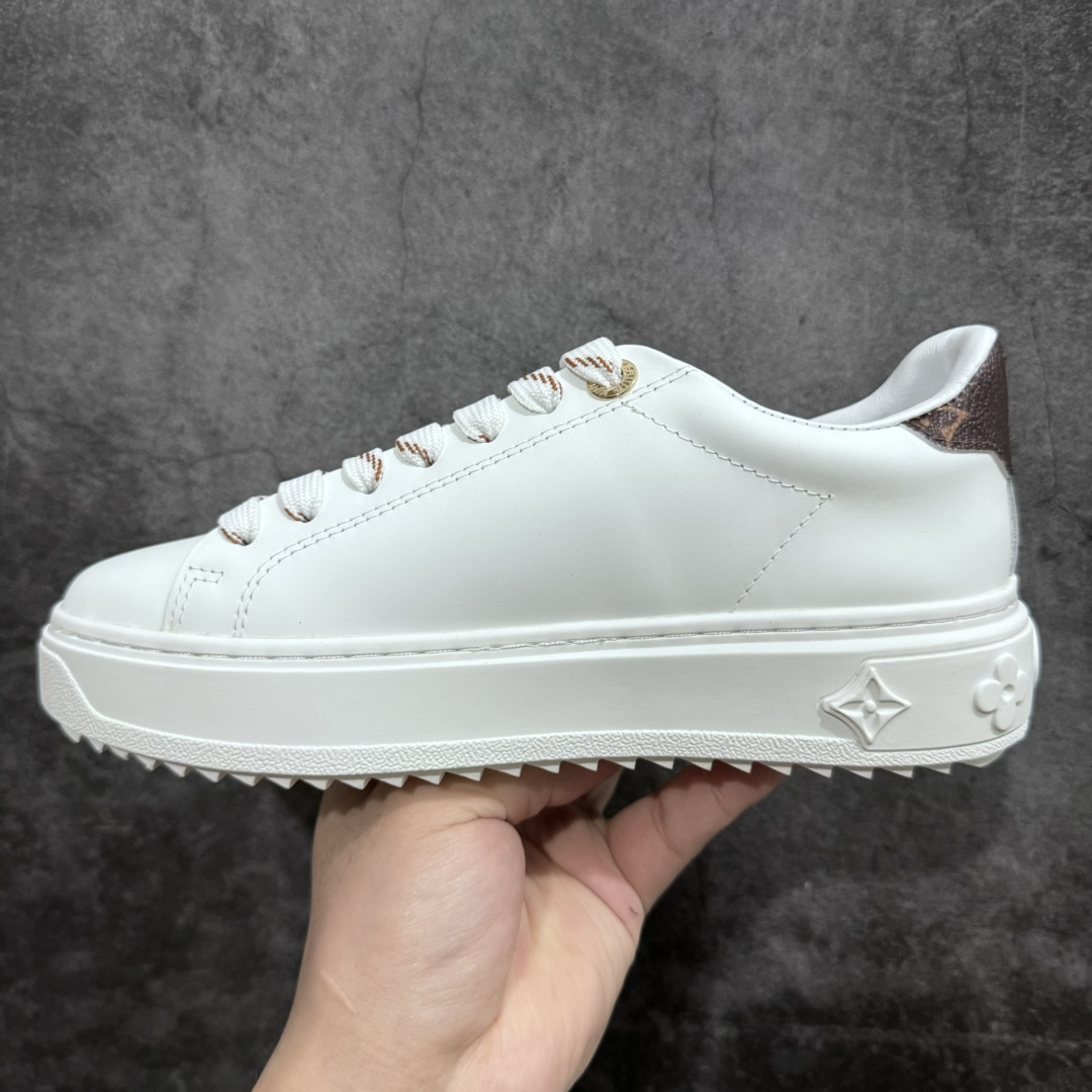 图片[2]-【广东顶级纯原】Louis Vuitton Time Out Low Sneaker LV 舒畅系列休闲松糕锯齿底系列板鞋n配件抽屉礼盒 防尘布袋 身份卡 小票采用软质粒面头层牛革拼接制成鞋面材质高密度电脑车线工艺 小牛真皮内里贴附nPU超软脚感乳胶鞋垫 外置隔色厚实橡胶大底 Size：35-45-莆田鞋批发中心