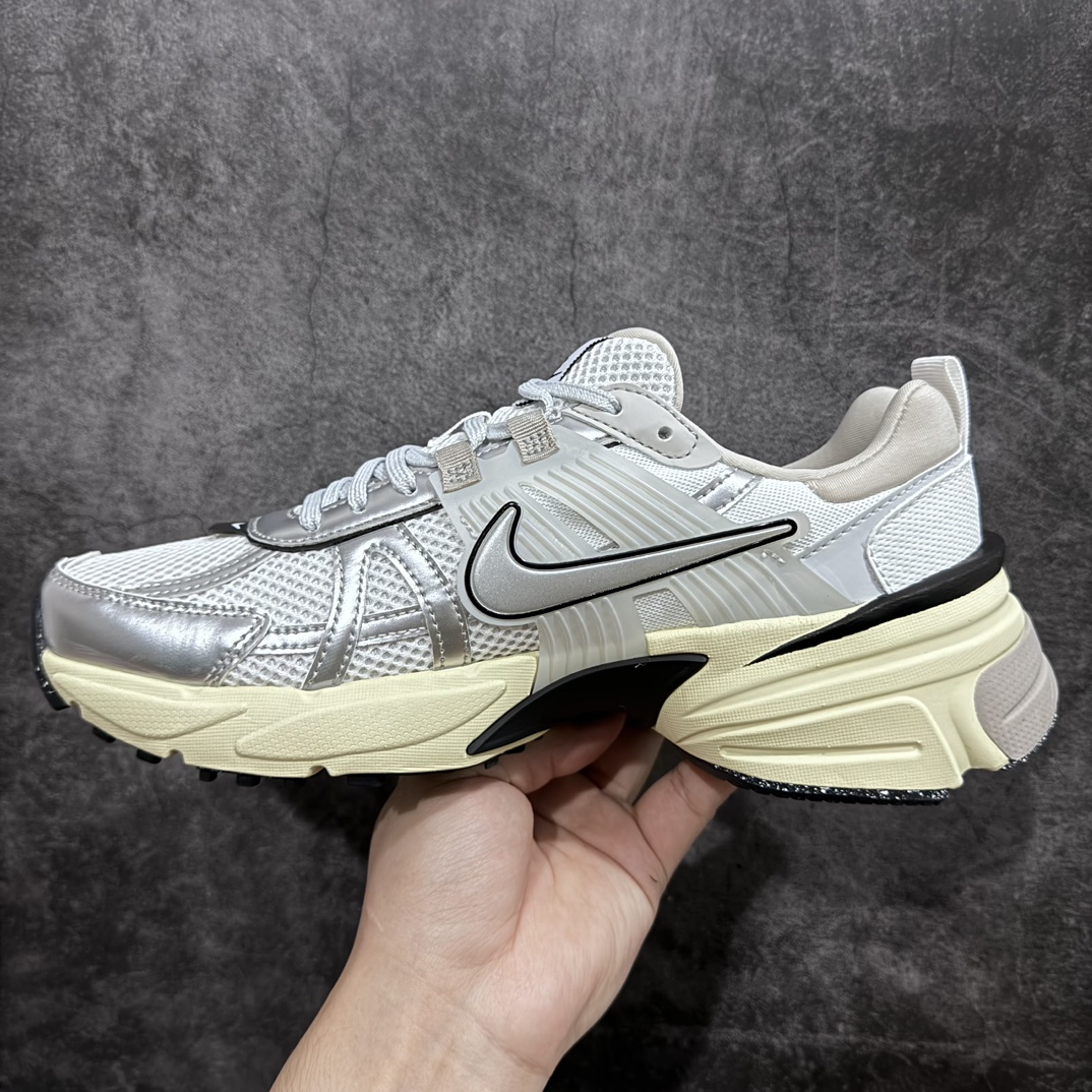 纯原特供版NikeV2KRun减震防滑耐磨低帮跑步鞋白银FD0736-100市场最强版本完美版型细节一流