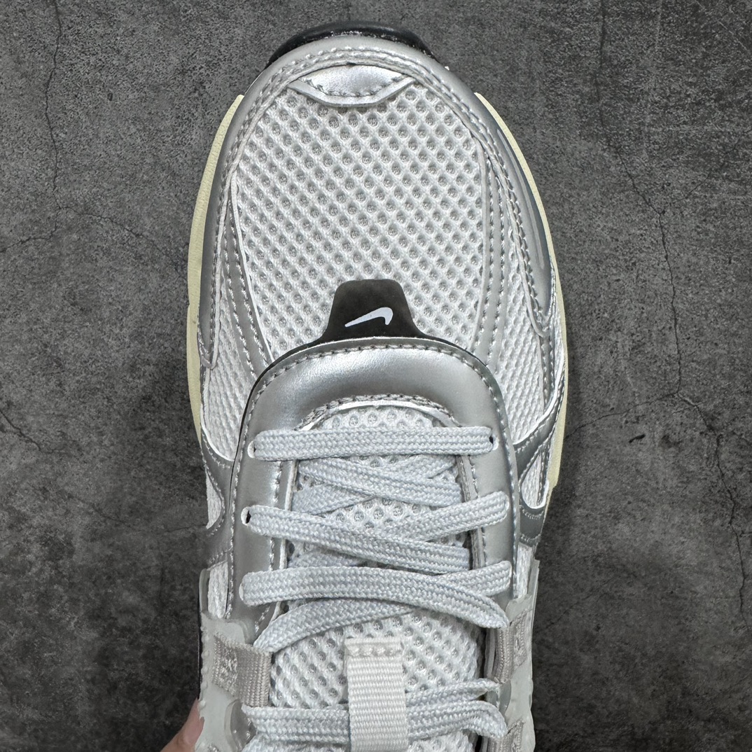 纯原特供版NikeV2KRun减震防滑耐磨低帮跑步鞋白银FD0736-100市场最强版本完美版型细节一流