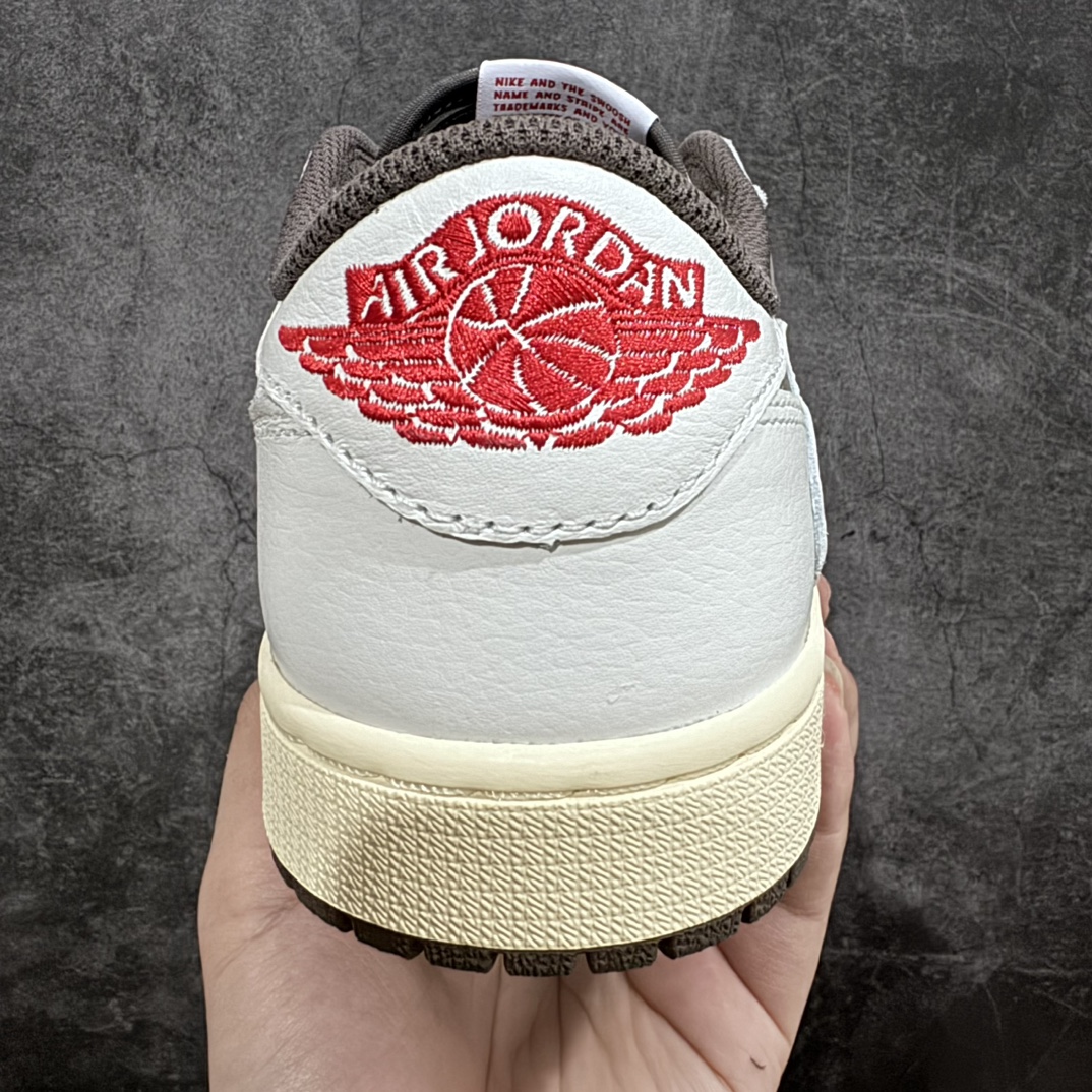 图片[3]-【FK纯原】Air Jordan 1 x Travis ScottnAJ1 x TS联名白棕倒钩3.0  DM7866-162nn纯原第一梯队版本 细节均没毛病 品质自观实拍👇🏻n所有皮料均来自原厂 所有细节均多次校对n针车效果同步原鞋 刺绣拉到原厂定做n原楦原纸板开发 后跟弧度收口自然不对折极致一眼正品既视感 进口玻璃冲刀皮料裁剪零毛边承诺百分百一致原鞋 鞋面清洁度最高 QC检验标准 控制溢胶 鞋盒、防尘纸 配件鞋带 均采购来自原厂n 尺码：36-47.5-莆田鞋批发中心