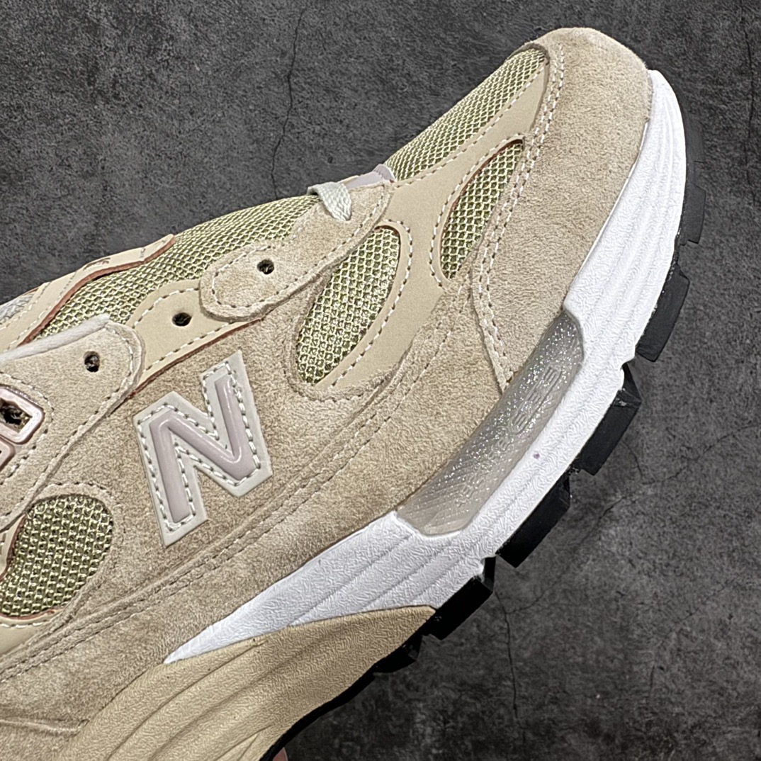 图片[6]-【纯原M版】New Balance M992TN 新百伦NB992总统复古慢跑鞋 卡其色 正确3M反光细节 原楦原纸版开发 正确6层组合底模精密开发 后跟透明TPU水晶装饰条稳固 沿用了引以为傲的跑鞋手工技艺 采用猪皮绒面并包裹局部透气网面的鞋身设计 菱网鞋舌上刻有New Balance USA 鞋面依旧身着经典的大热之灰 彰显了其高端的品质身份  尺码：36 37 37.5 38 38.5 39 40 40.5 41.5 42 42.5 43 44 45 46.5-莆田鞋批发中心